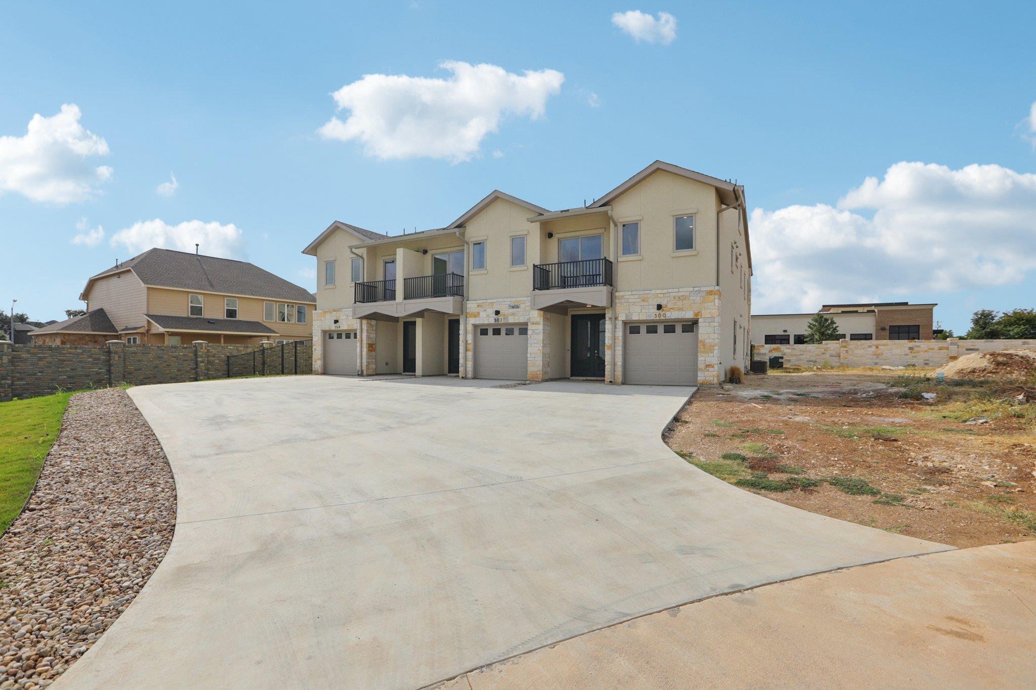 302 Tesla Circle Cir Property Photo 3