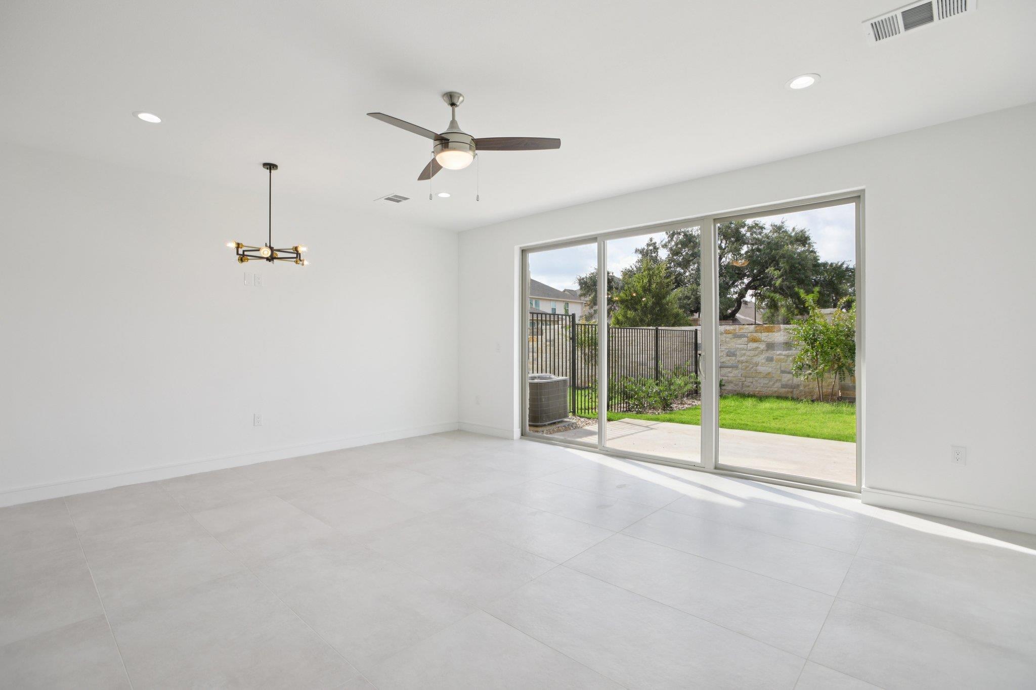 302 Tesla Circle Cir Property Photo 8