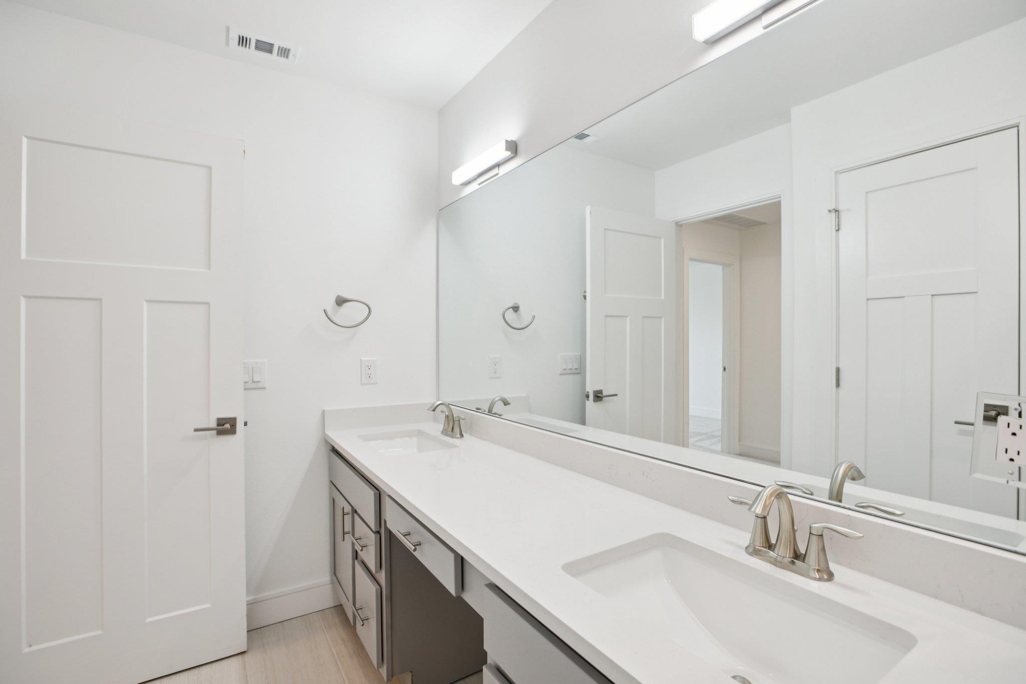 302 Tesla Circle Cir Property Photo 25