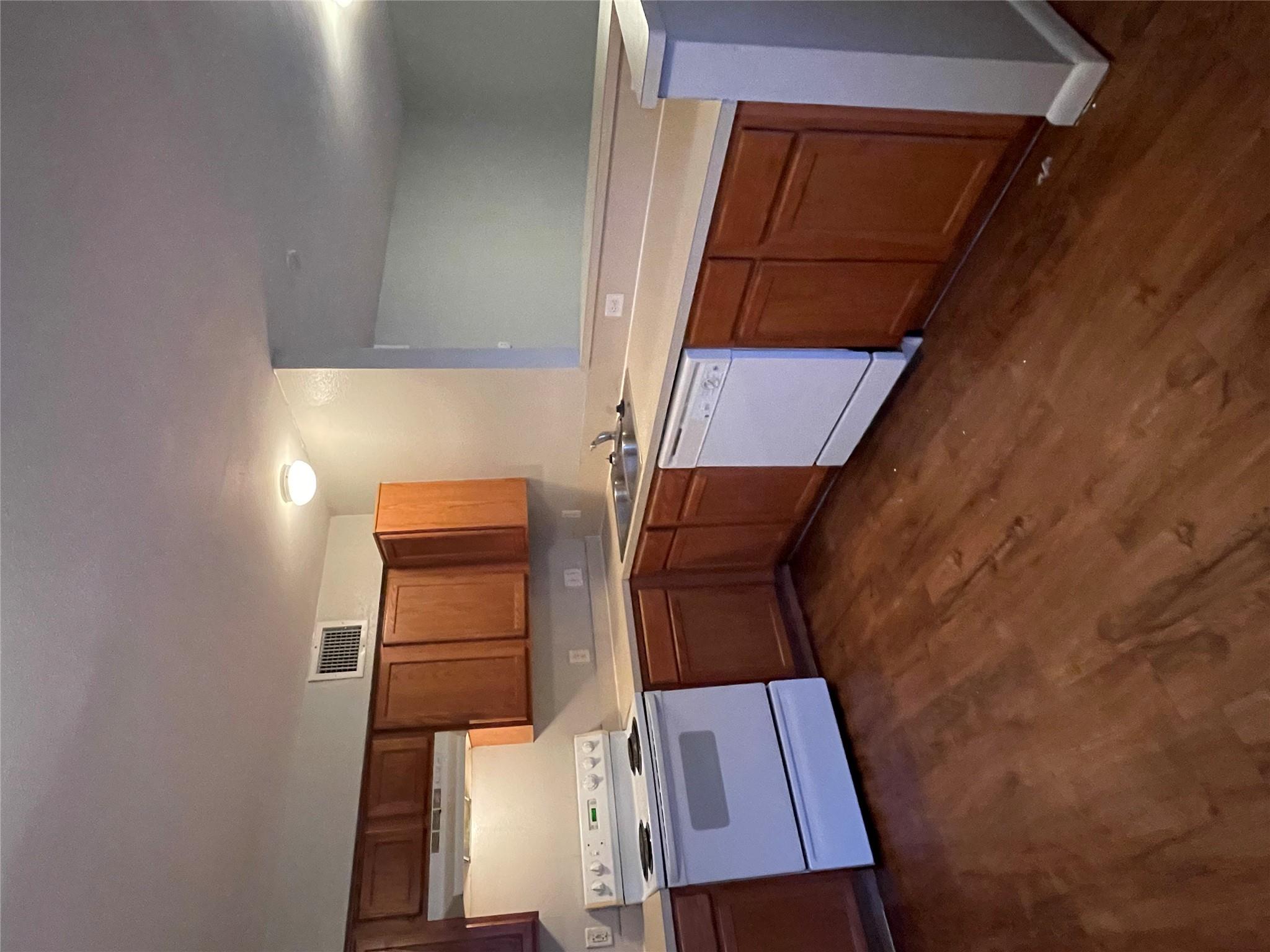 7206 Twin Crest Dr #202 Property Photo 2