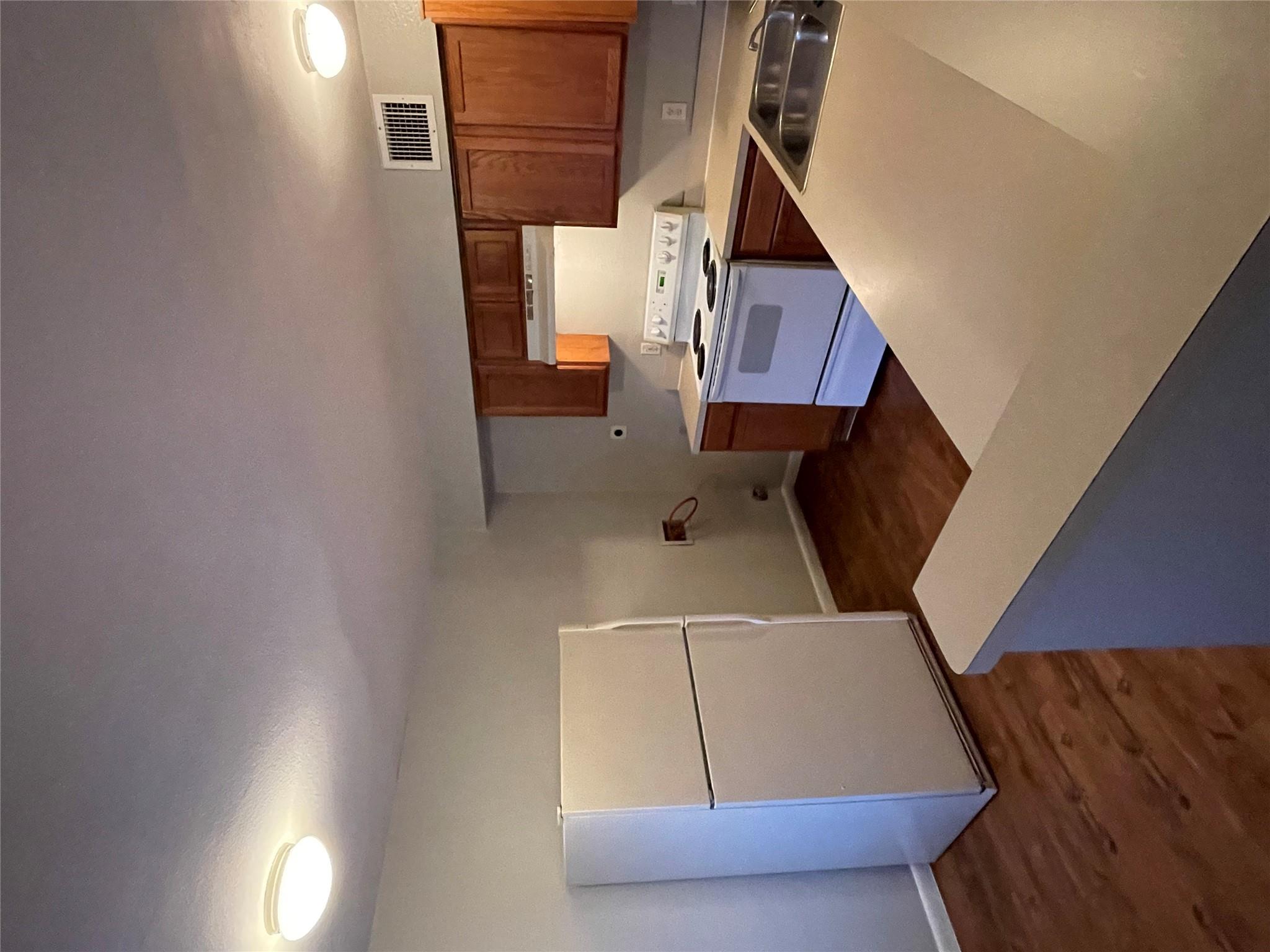 7206 Twin Crest Dr #202 Property Photo 3
