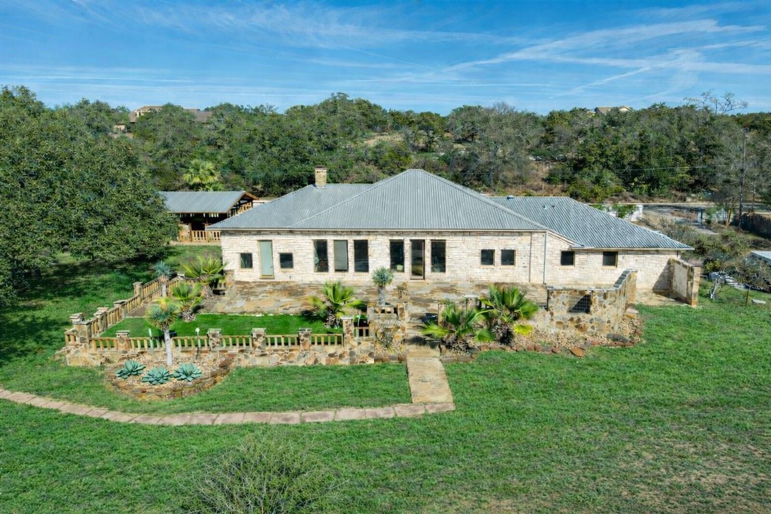340 Barton Ranch Rd Property Photo 6