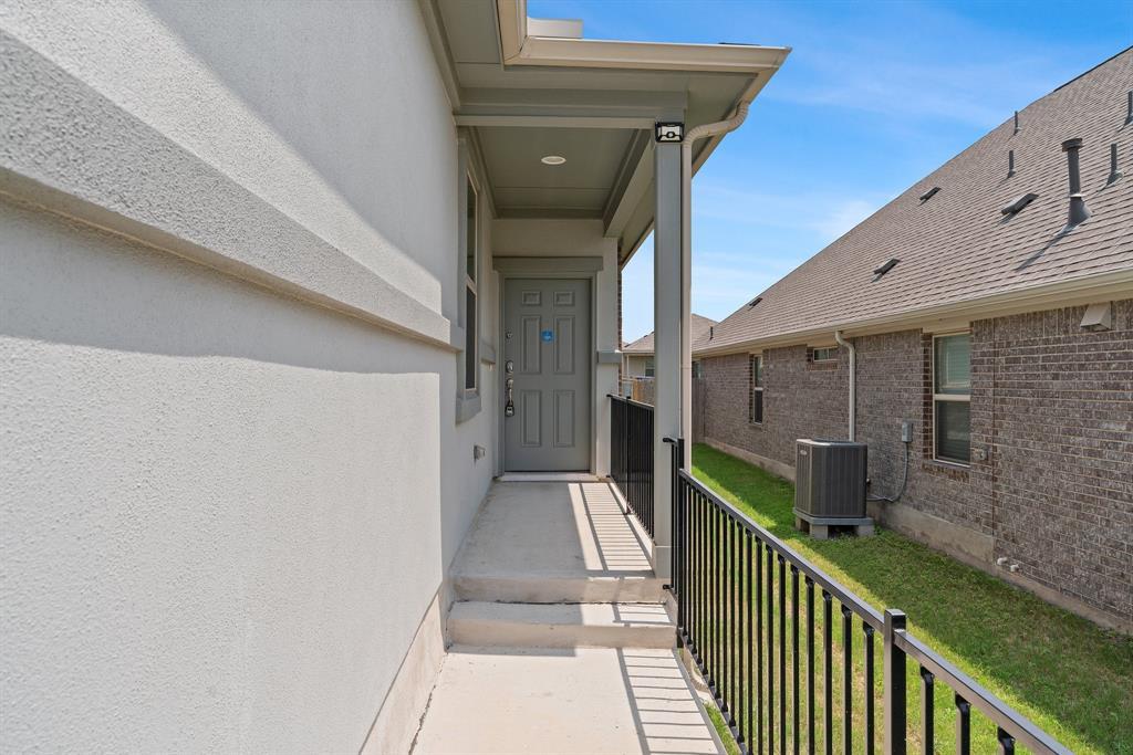 5809 Bellissima Way Property Photo 3