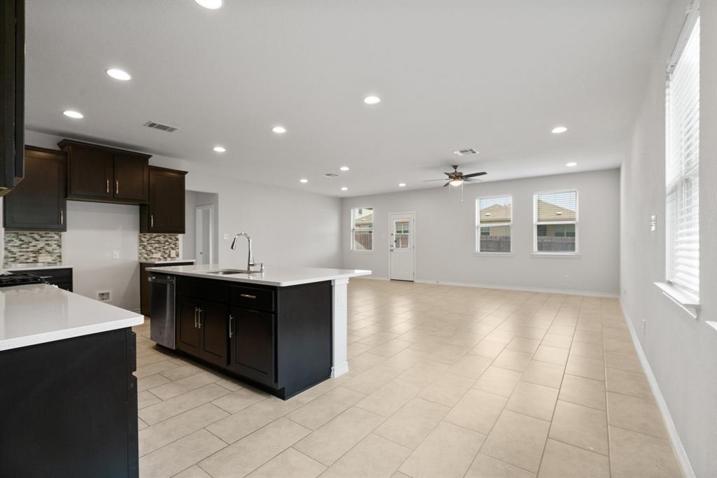 5809 Bellissima Way Property Photo 4