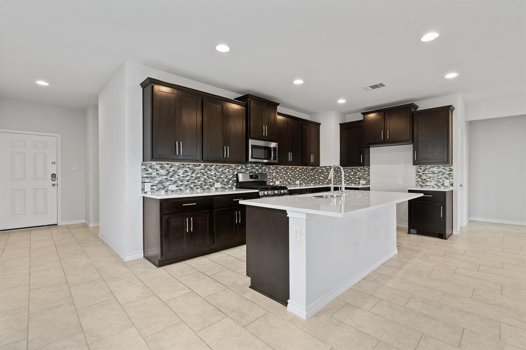 5809 Bellissima Way Property Photo 8