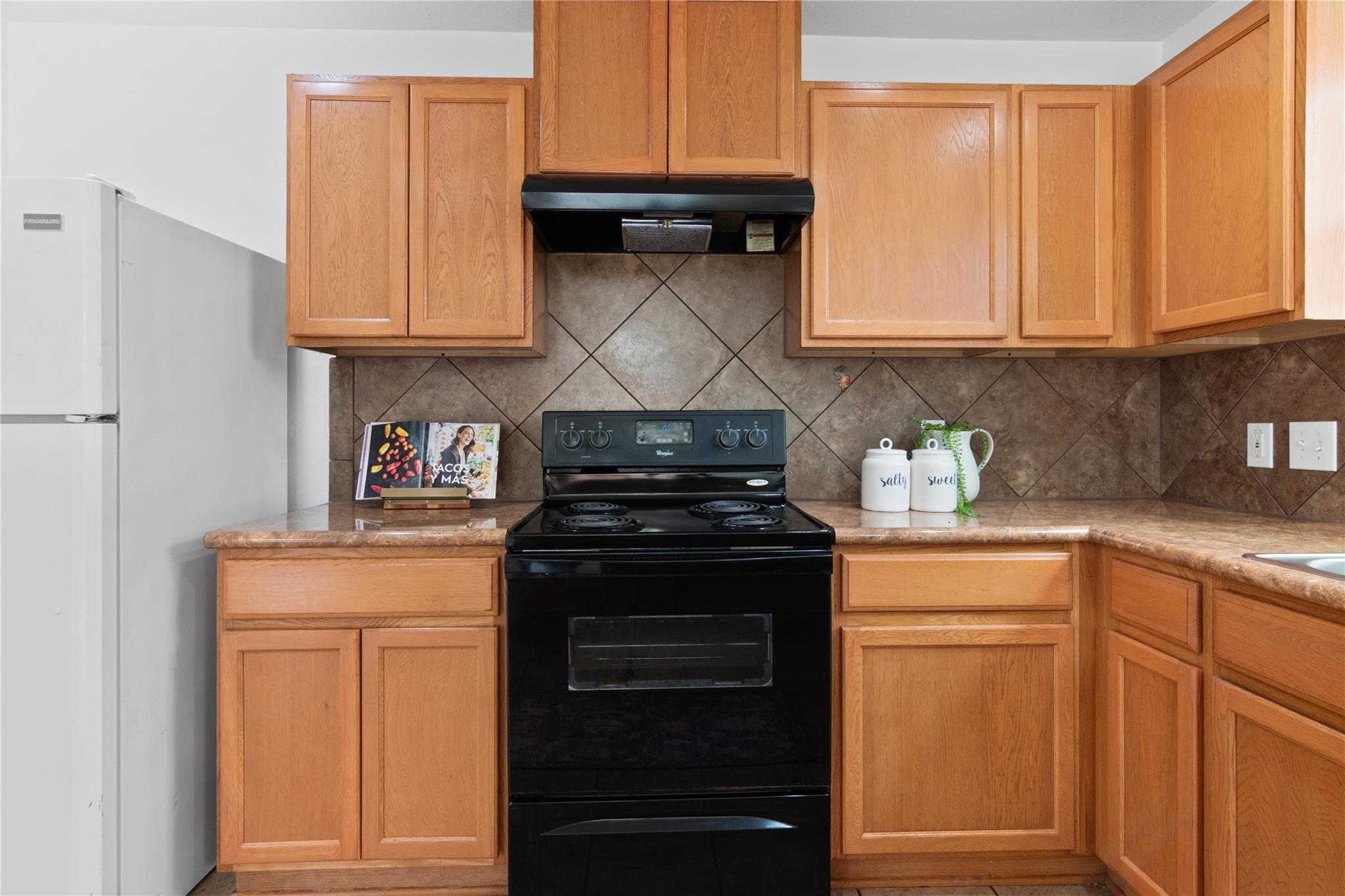 11009 Roderick Lawson Ln Property Photo 11