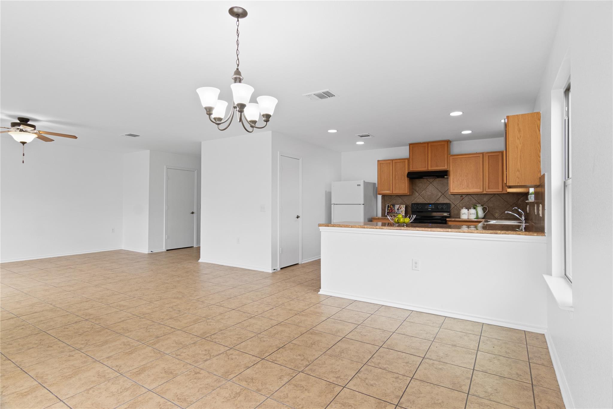 11009 Roderick Lawson Ln Property Photo 13