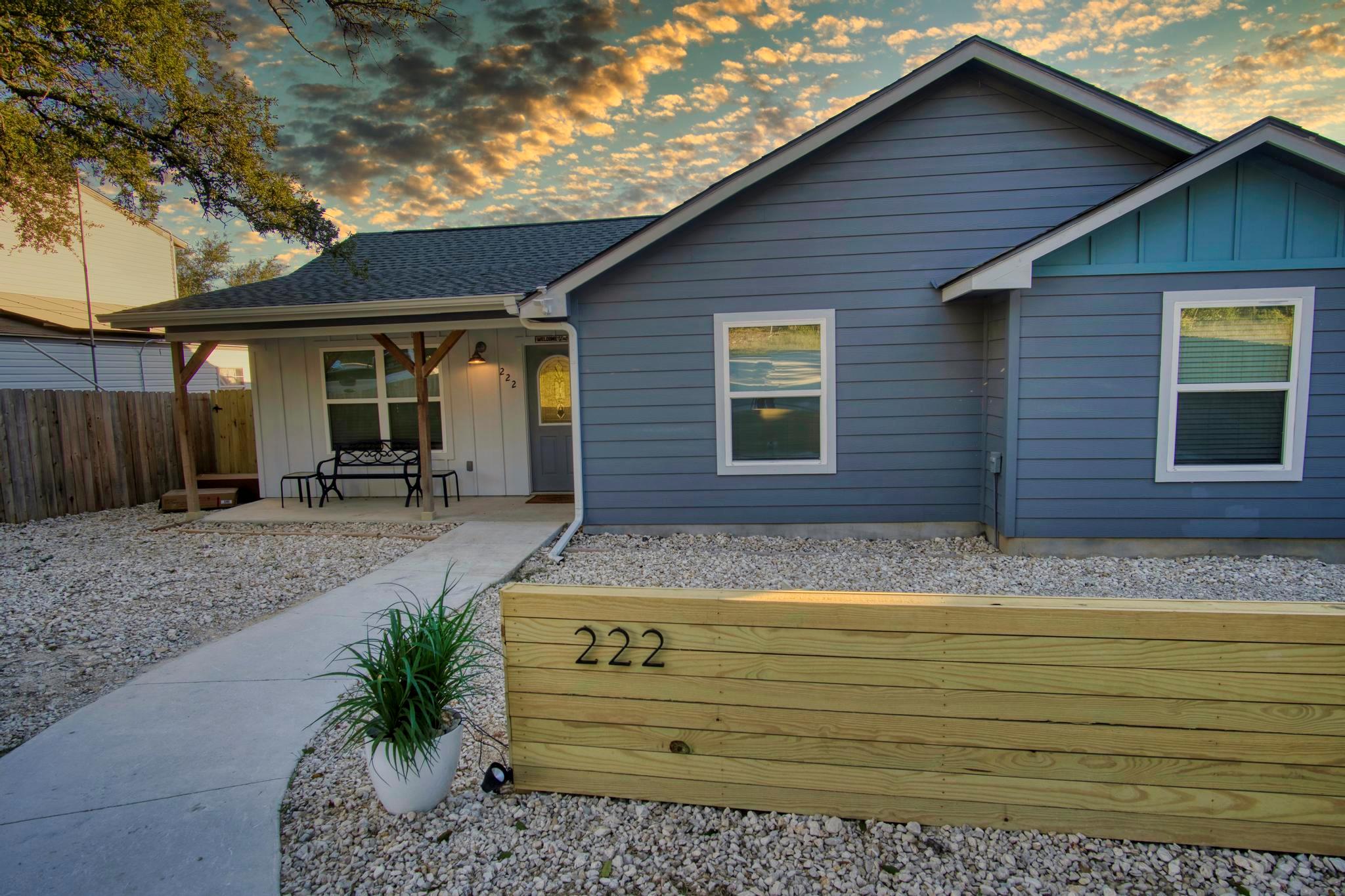 222 Lighthouse Dr Property Photo