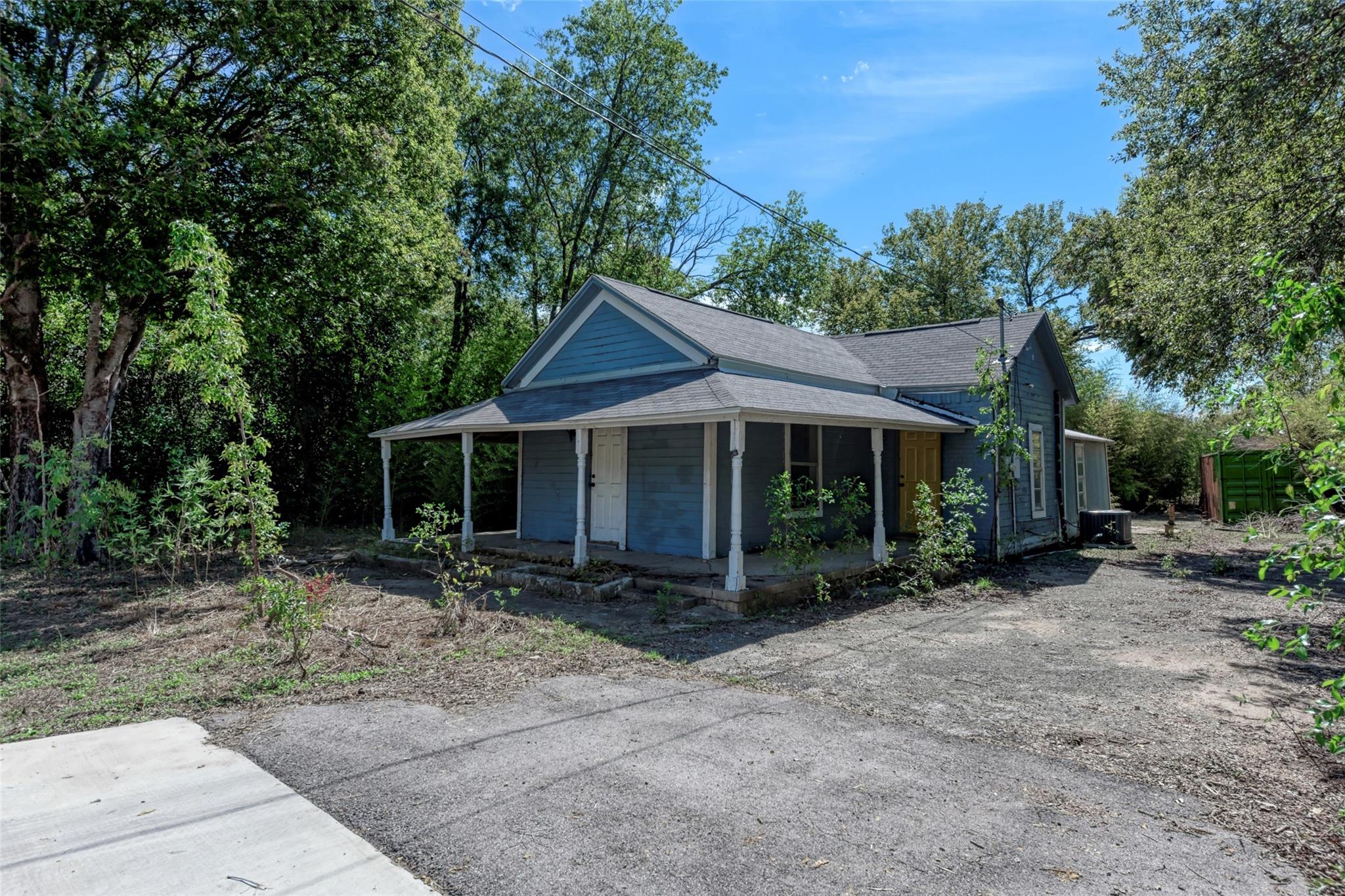 104 E. Morrow St Property Photo 4