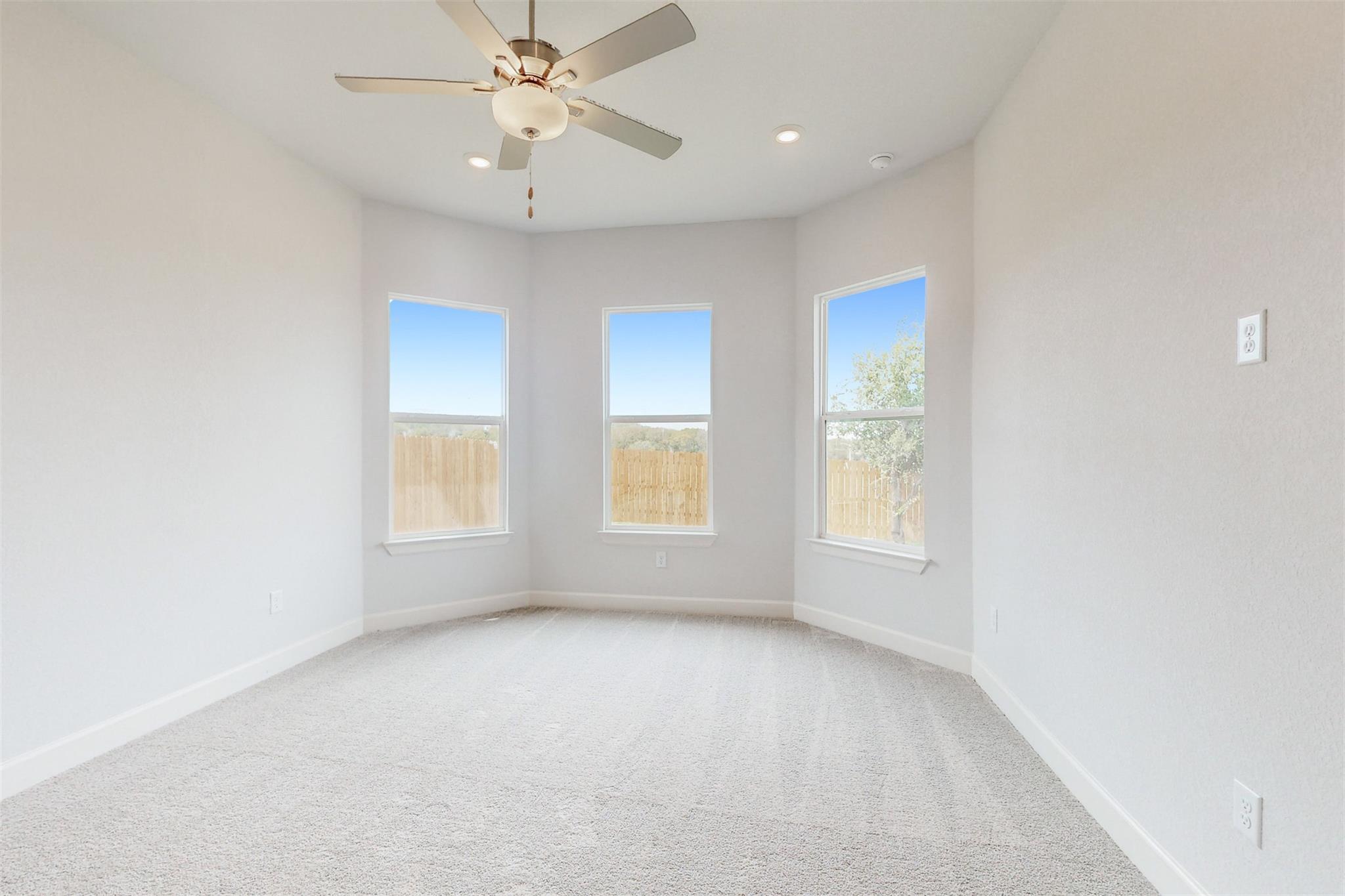 11704 Dillon Falls Dr Property Photo 5