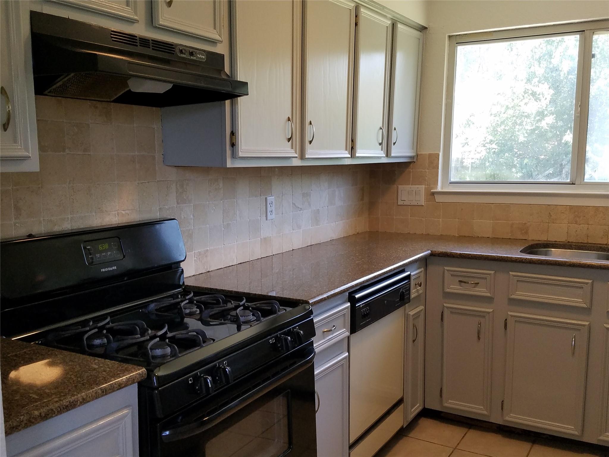 3607 Cornerstone St Property Photo 5