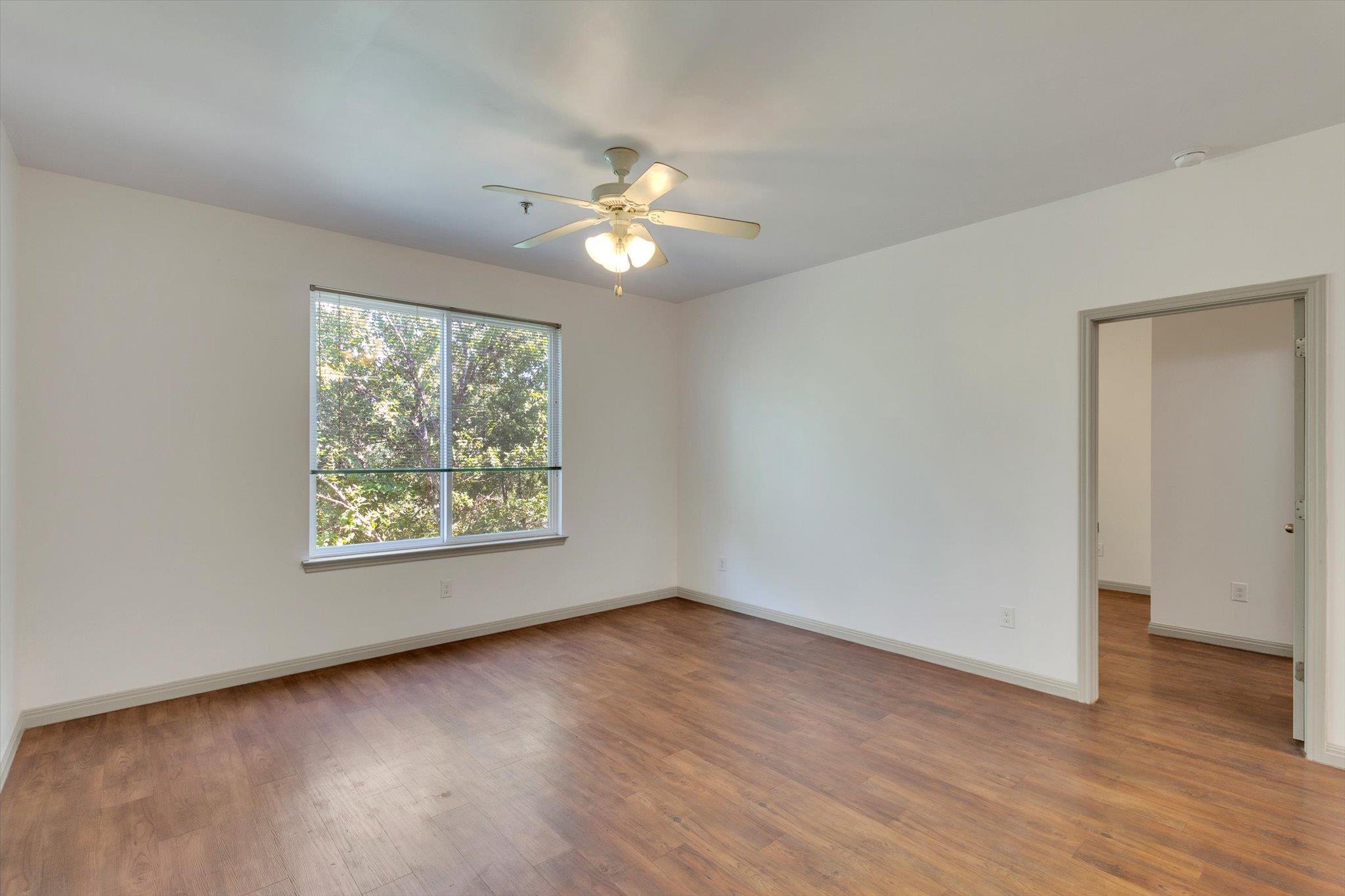 1011 N Lbj Dr #101a Property Photo 4