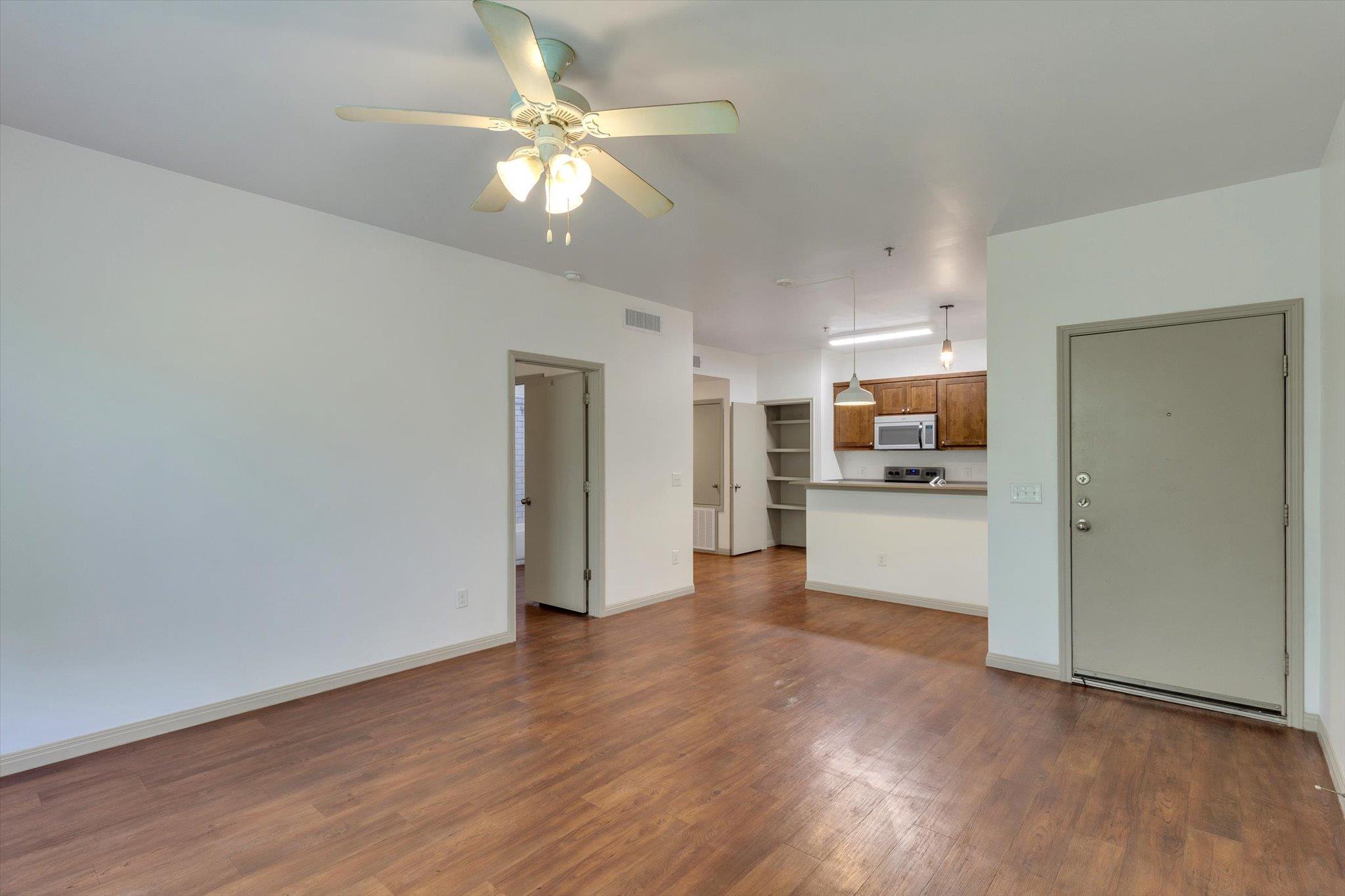 1011 N Lbj Dr #101a Property Photo 5