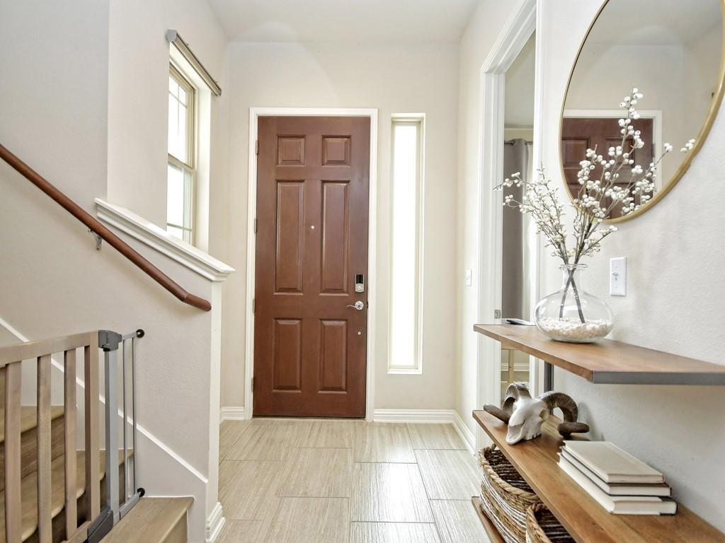 1708 Arcilla St Property Photo 3
