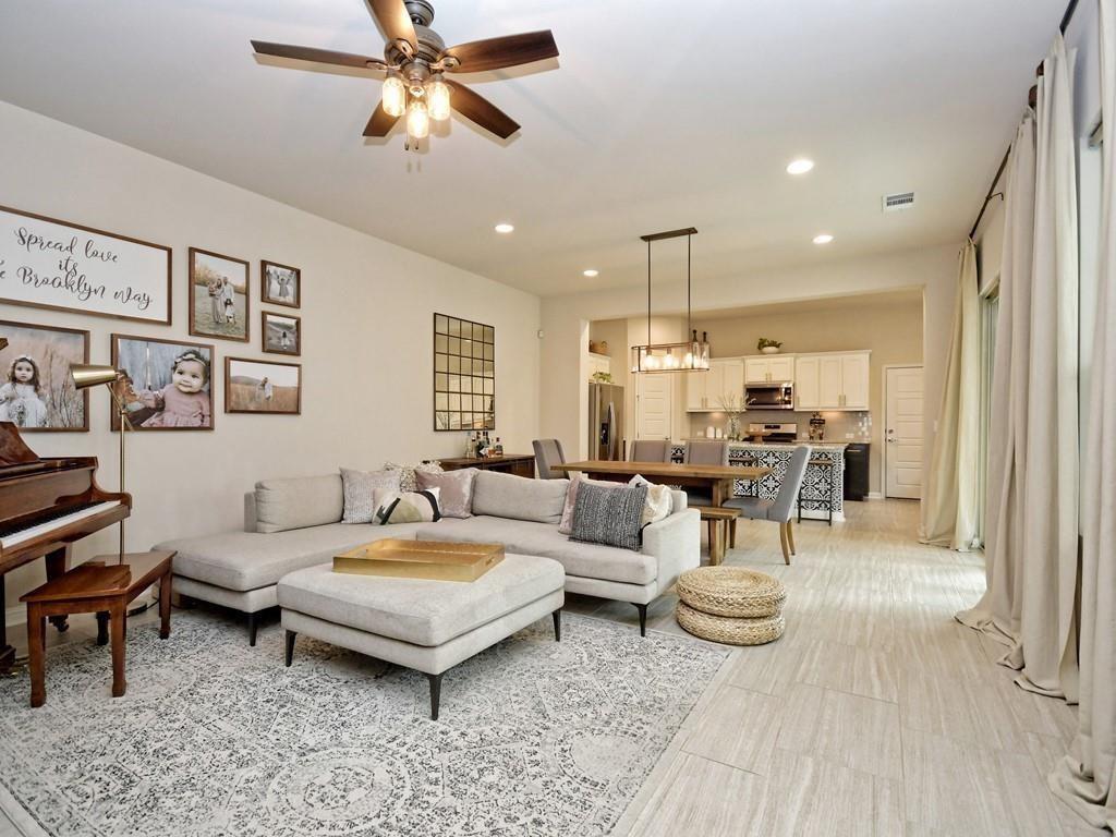 1708 Arcilla St Property Photo 10