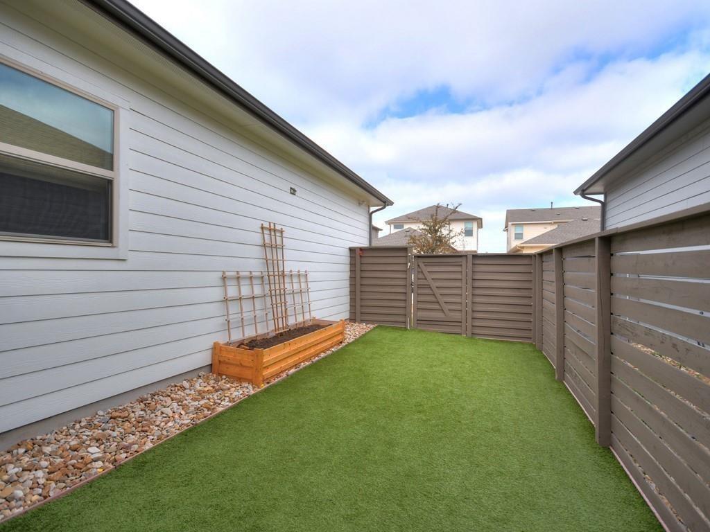 1708 Arcilla St Property Photo 28