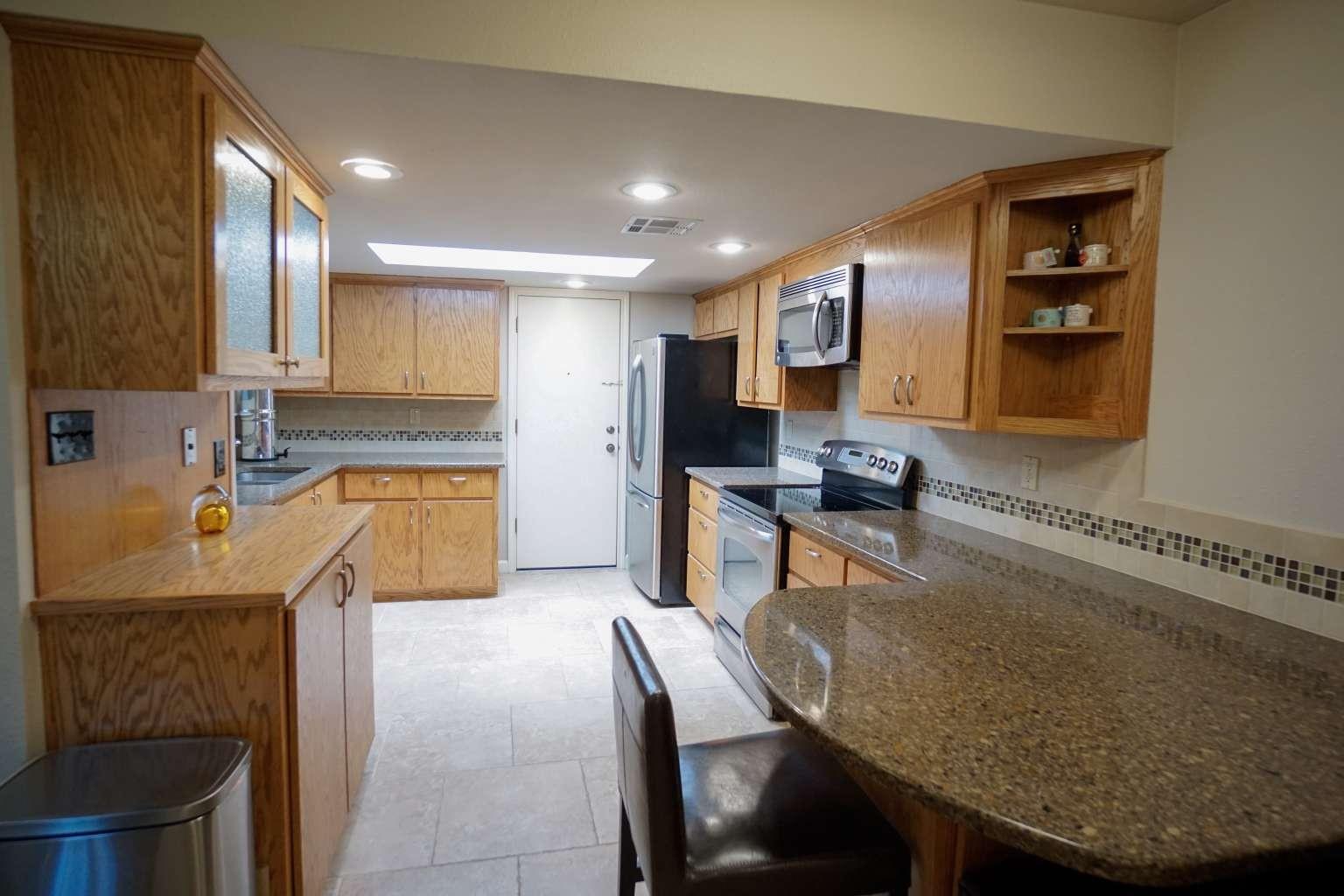 3610 Branigan Ln Property Photo 6