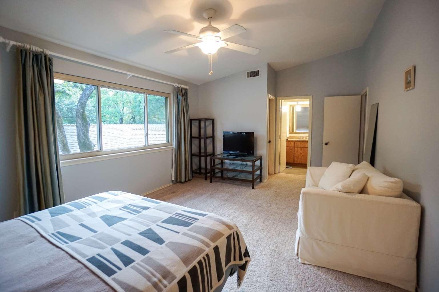 3610 Branigan Ln Property Photo 14