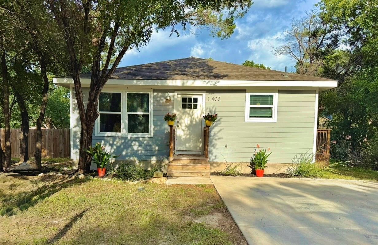 11403 Leander St Property Photo 3
