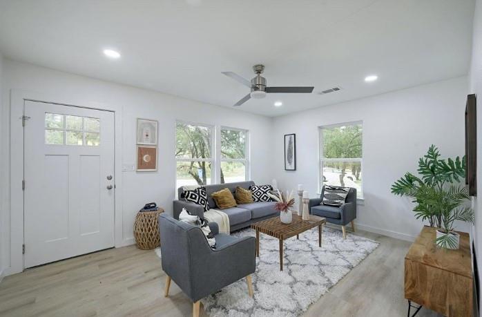 11403 Leander St Property Photo 4