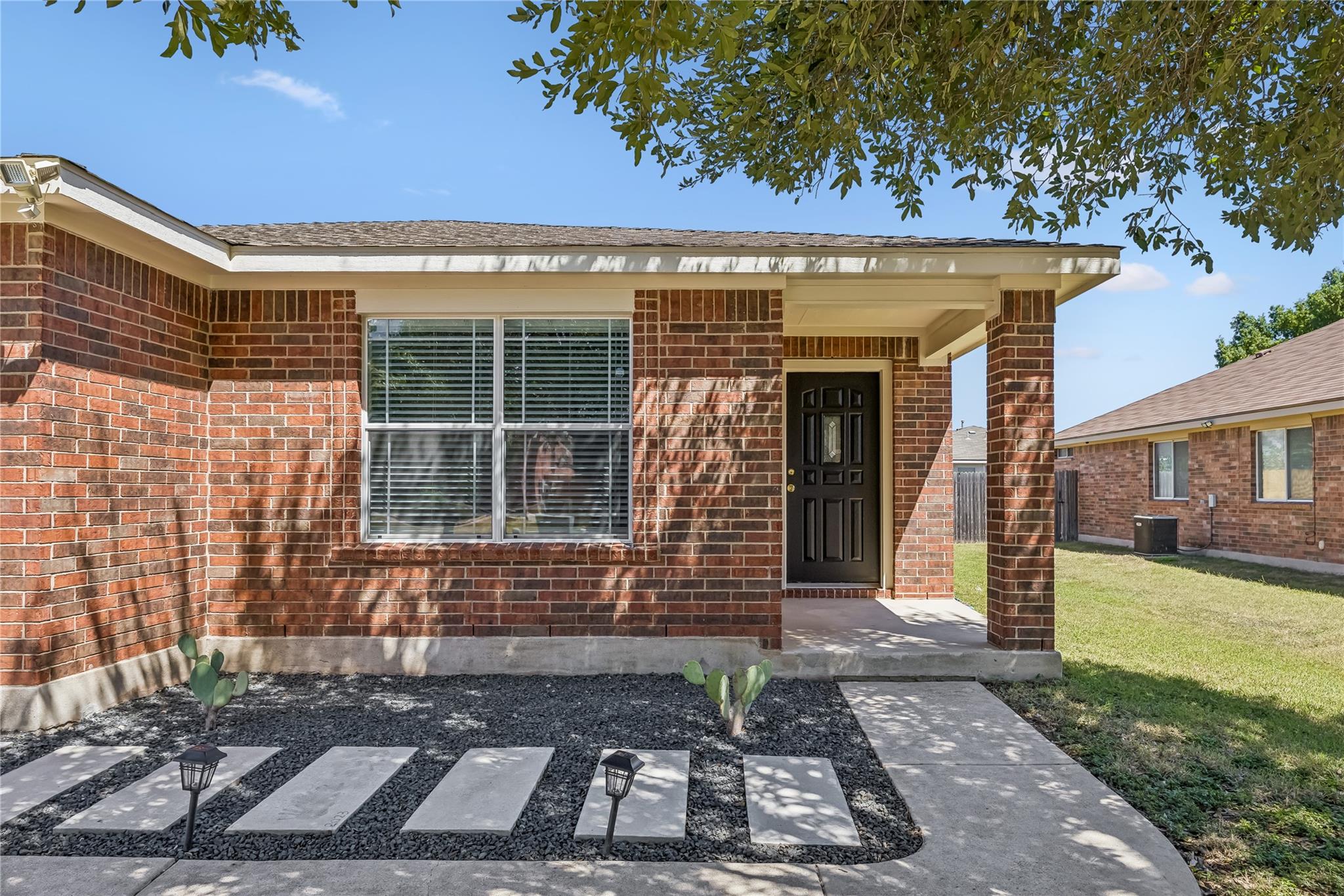 505 Washington Square Dr Property Photo 1