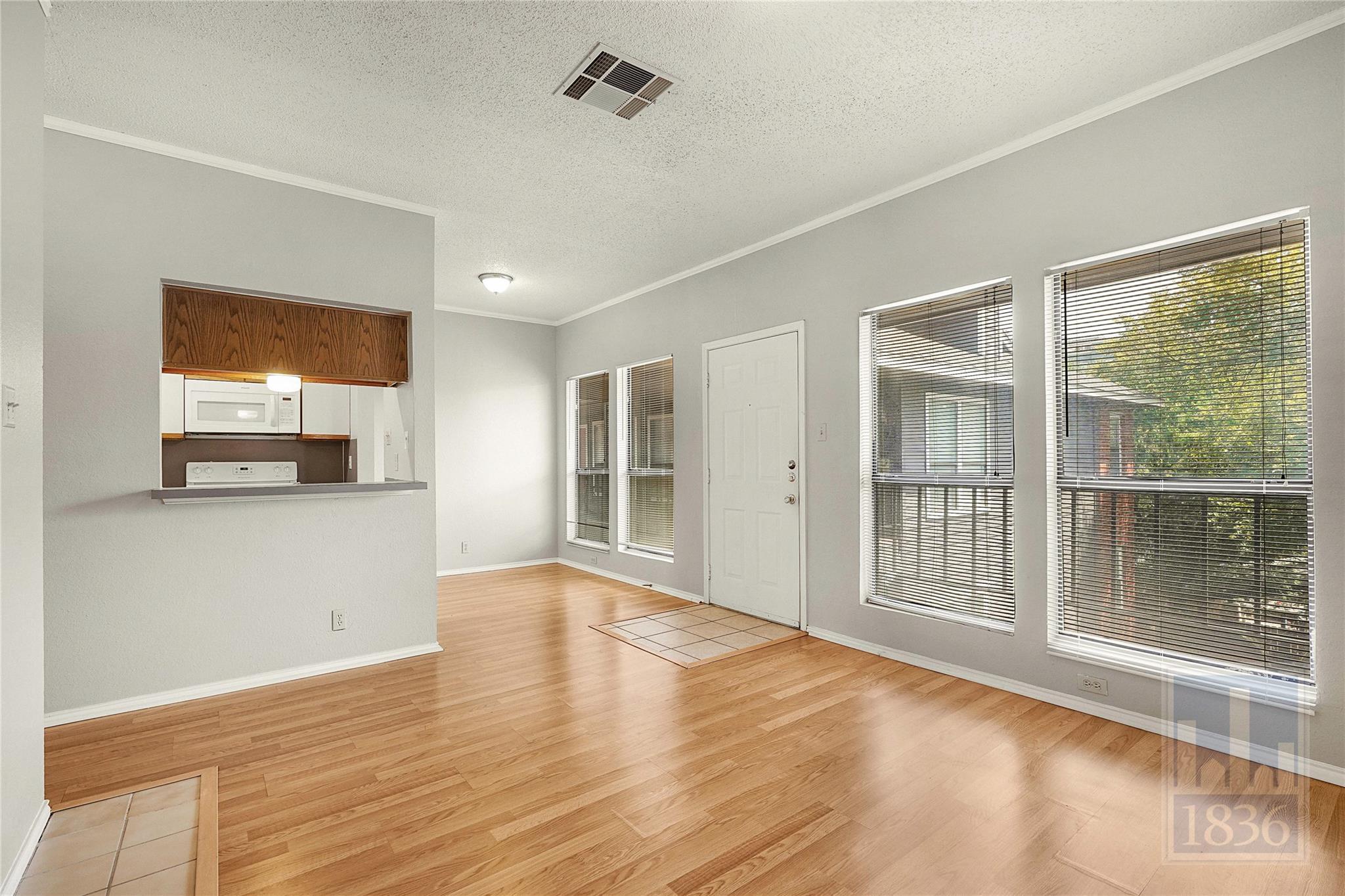 2804 Rio Grande St #303 Property Photo 7