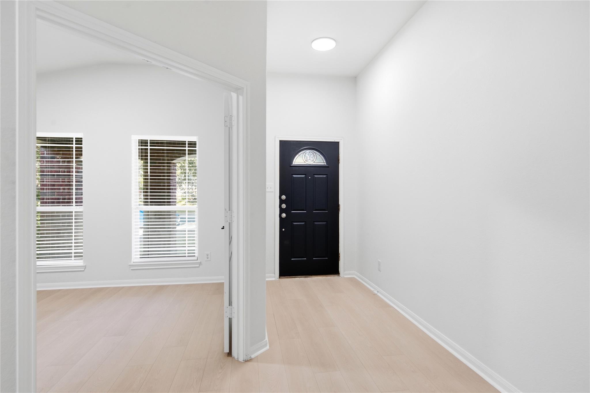744 Bent Wood Pl Property Photo 3