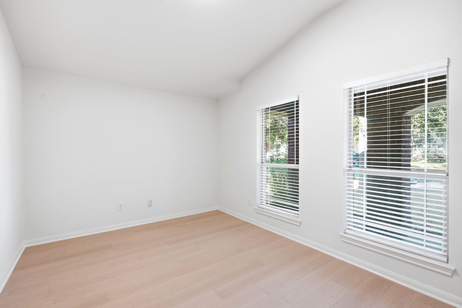 744 Bent Wood Pl Property Photo 4