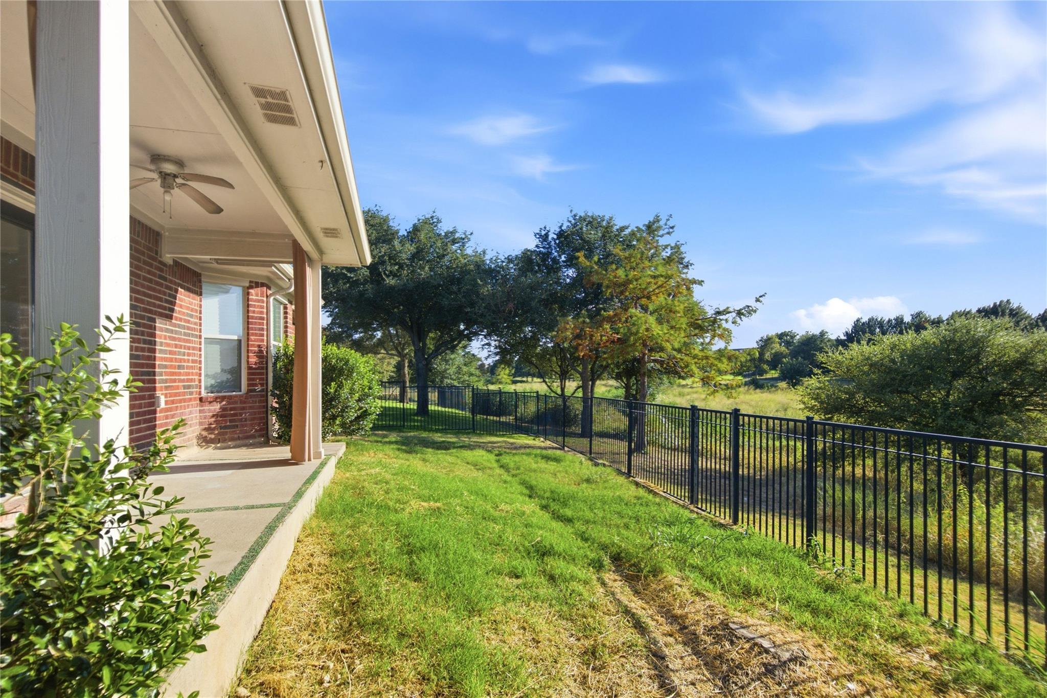 744 Bent Wood Pl Property Photo 19