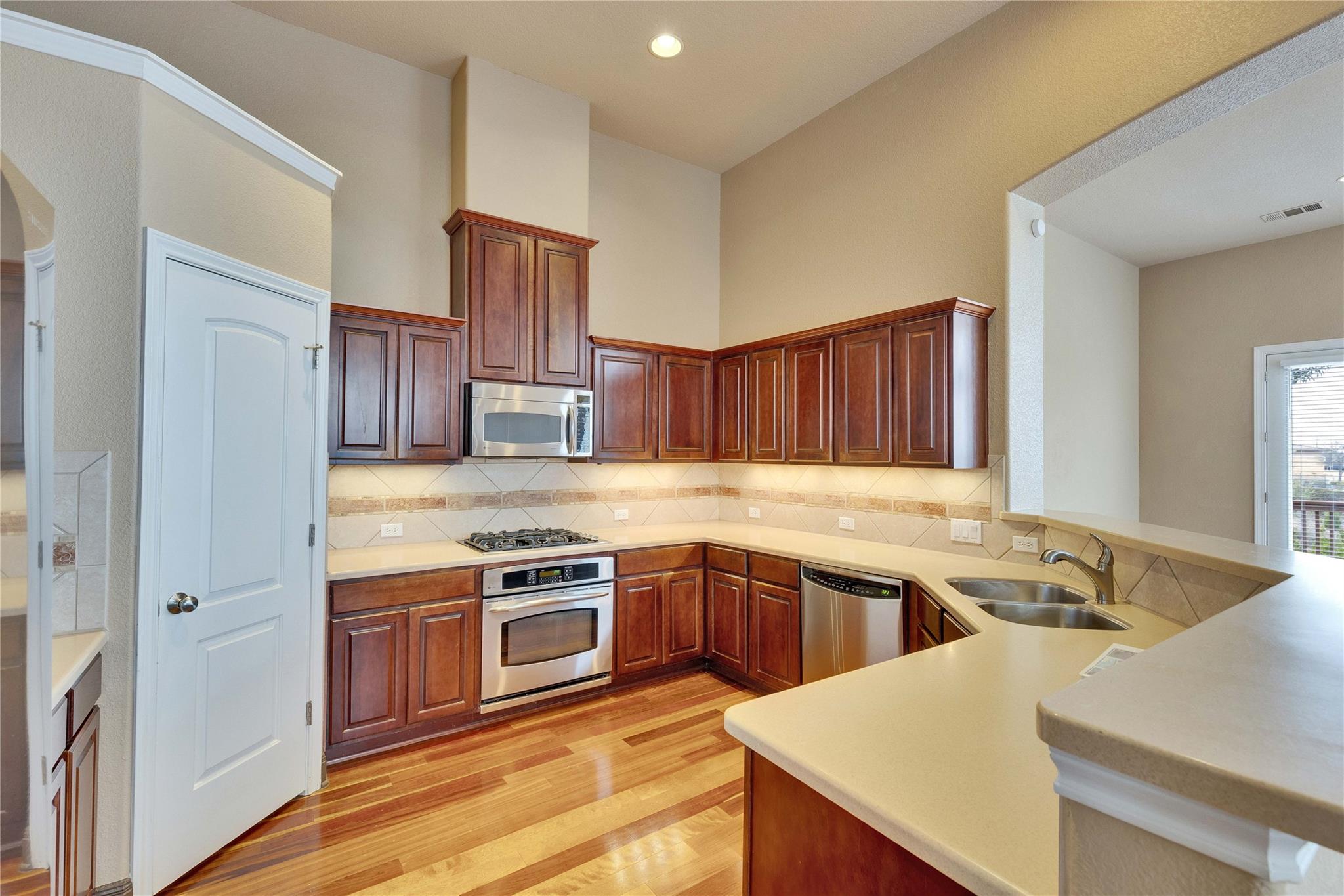 109 Aria Rdg 905 Property Photo 5
