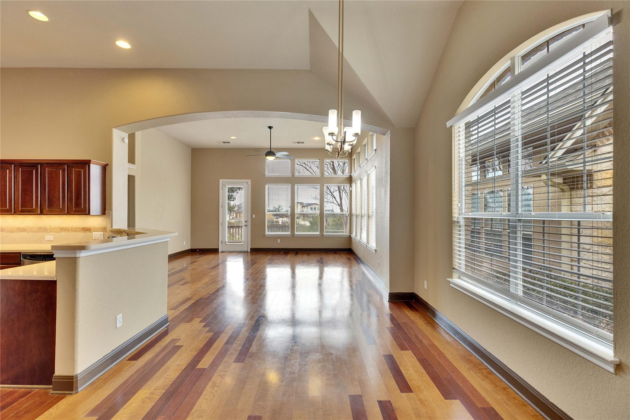 109 Aria Rdg 905 Property Photo 7