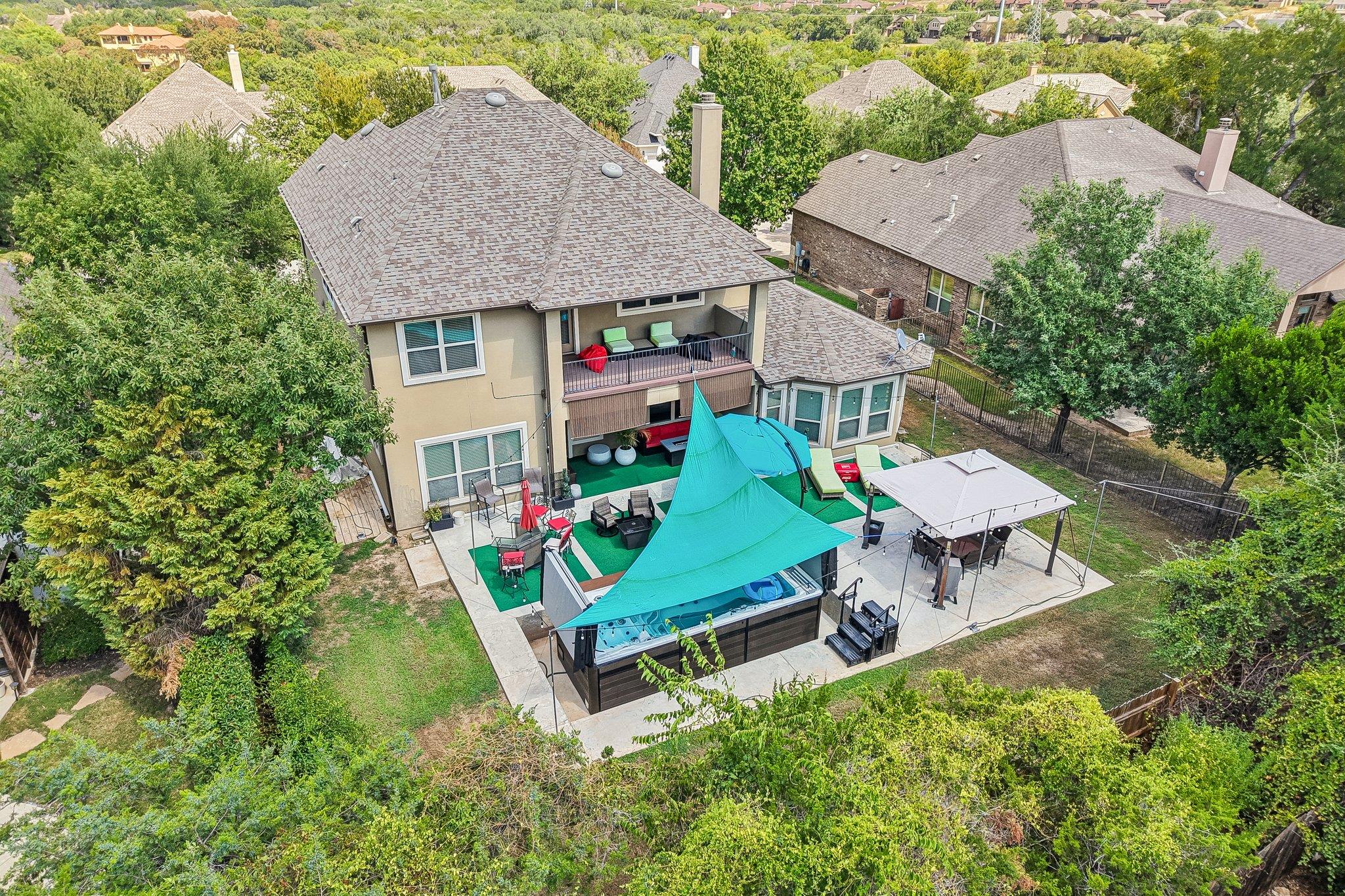 213 Lake Como Dr Property Photo 2