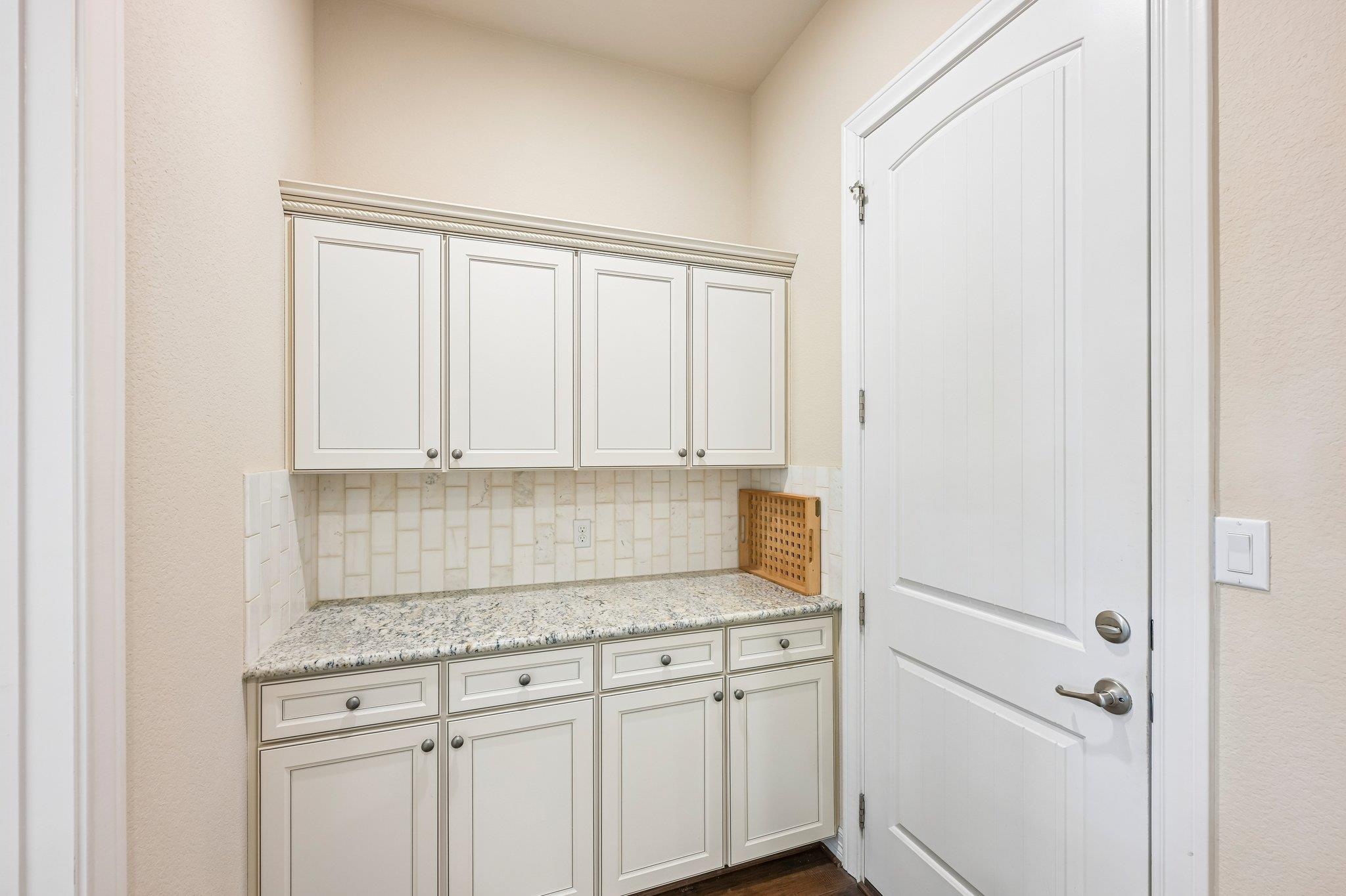 213 Lake Como Dr Property Photo 12