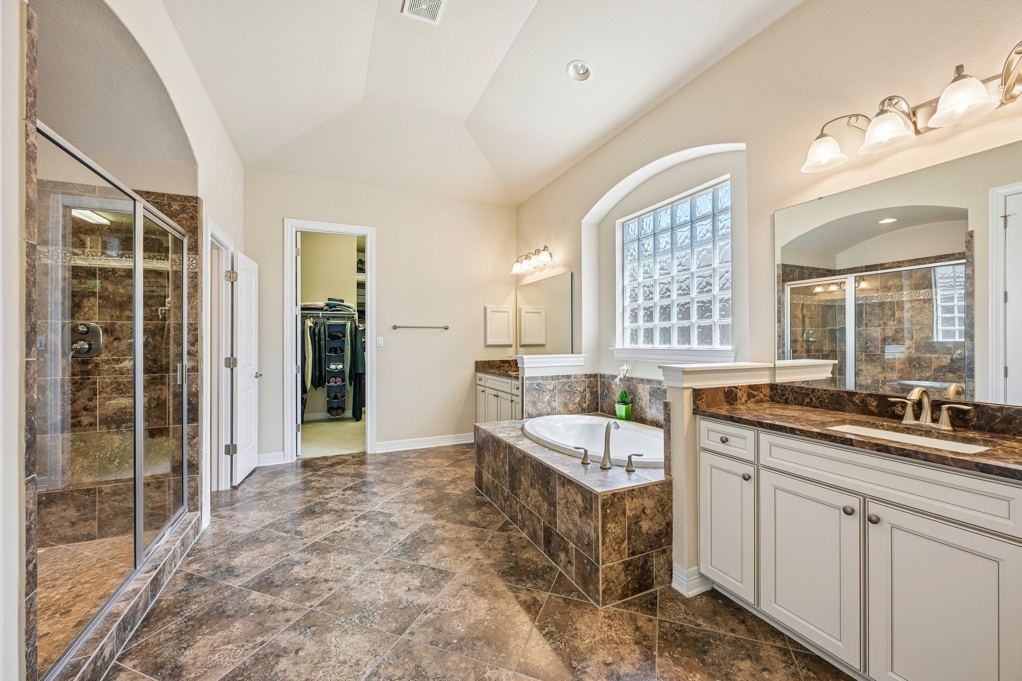 213 Lake Como Dr Property Photo 15