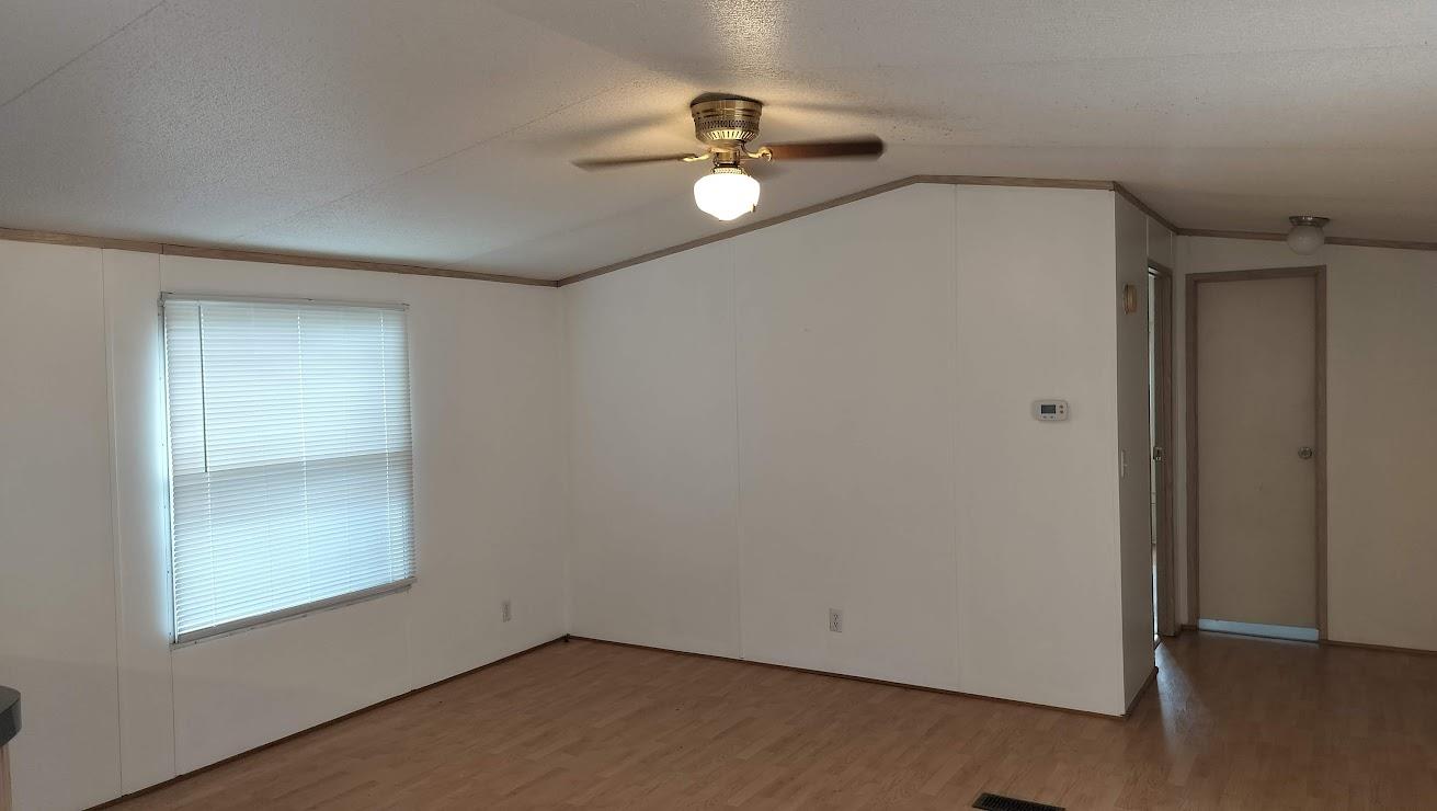 305 Woods Ln Property Photo 9