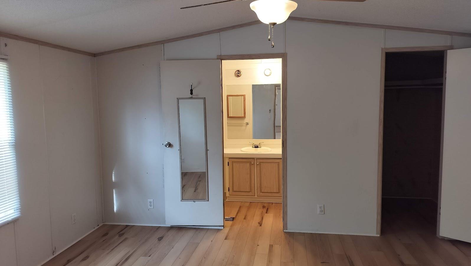 305 Woods Ln Property Photo 10