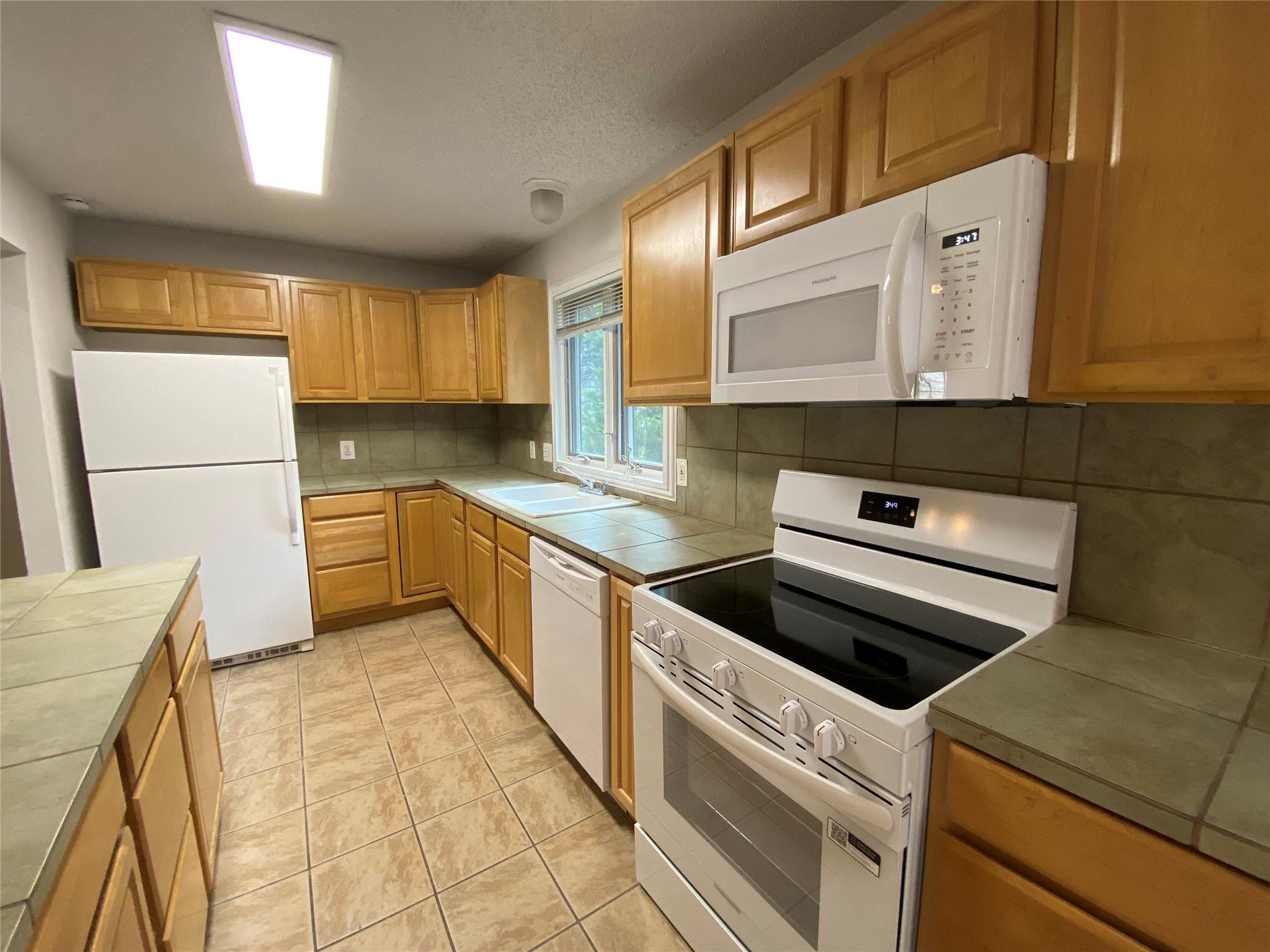 1516 Lisa Dr #b Property Photo 7