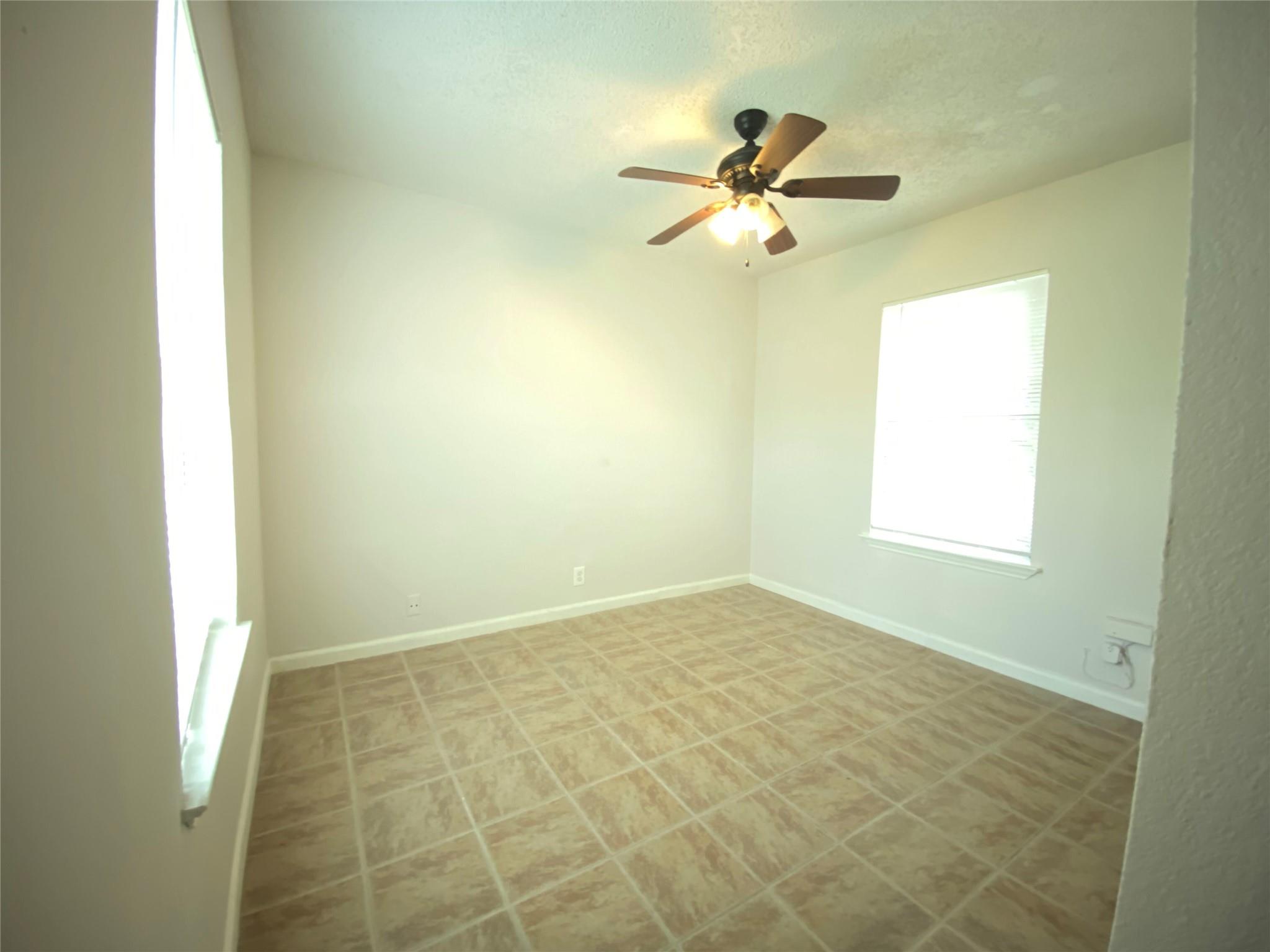 1516 Lisa Dr #b Property Photo 16