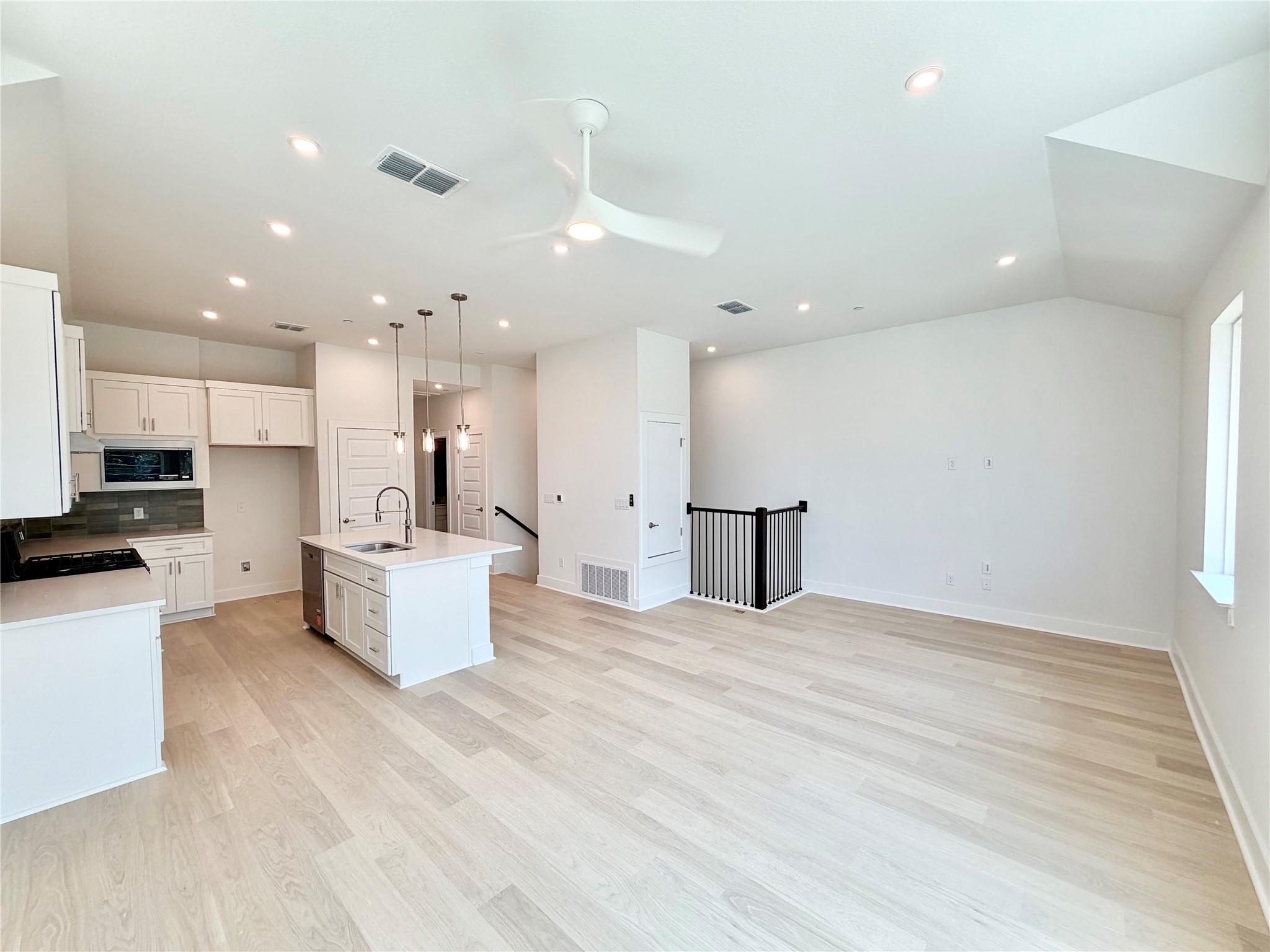 200 W 56th St #8101 Property Photo 1