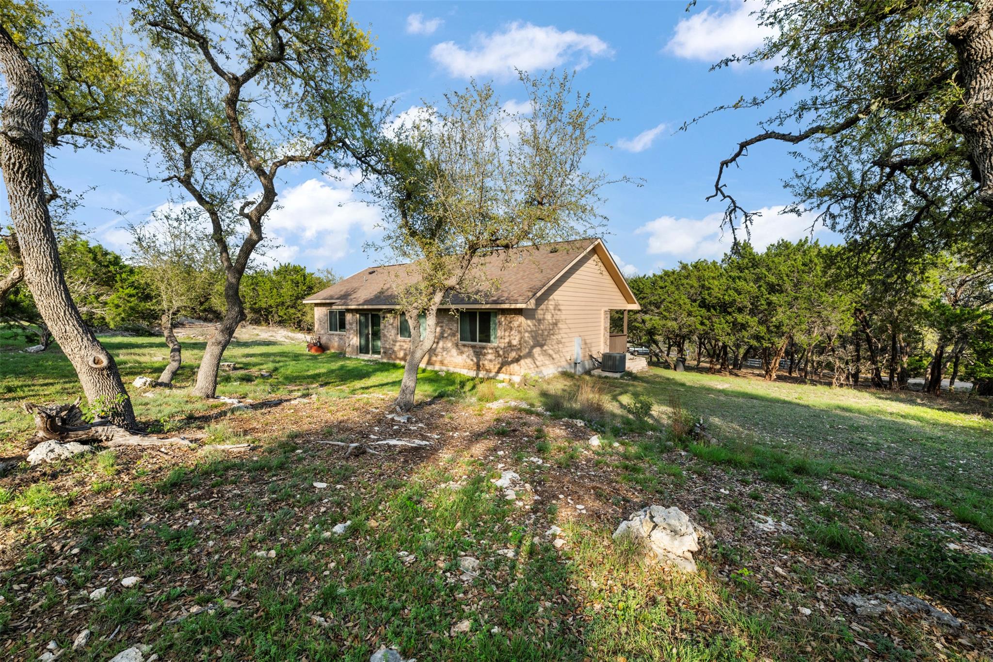 1135 Twisted Oak Ct Property Photo 7