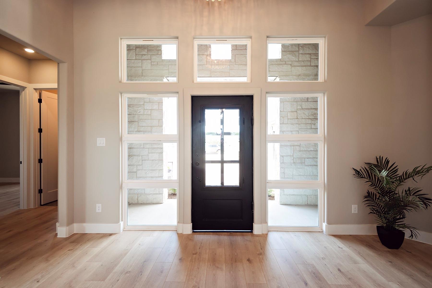 212 Saddle Springs Dr Property Photo 3