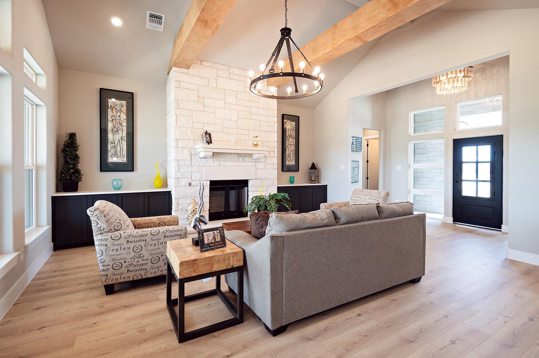 212 Saddle Springs Dr Property Photo 6