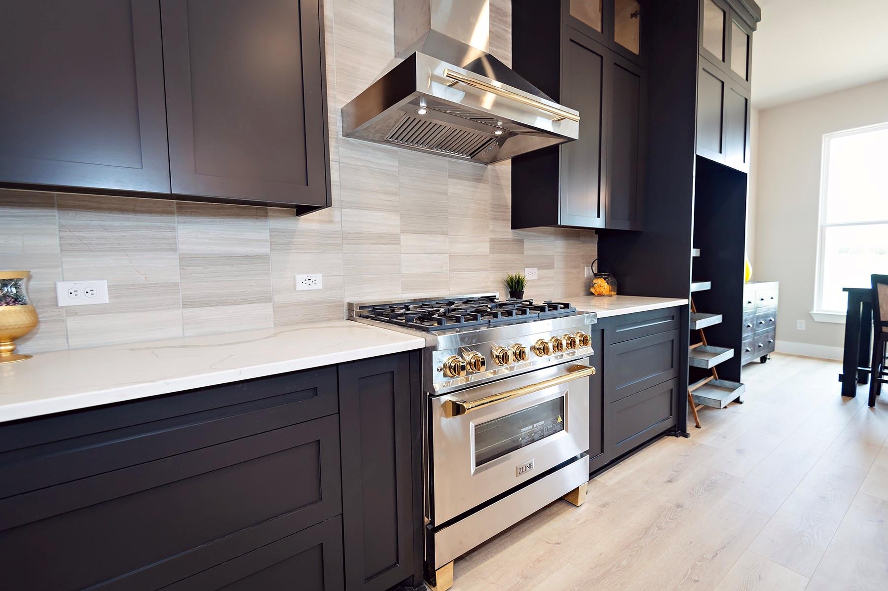 212 Saddle Springs Dr Property Photo 9