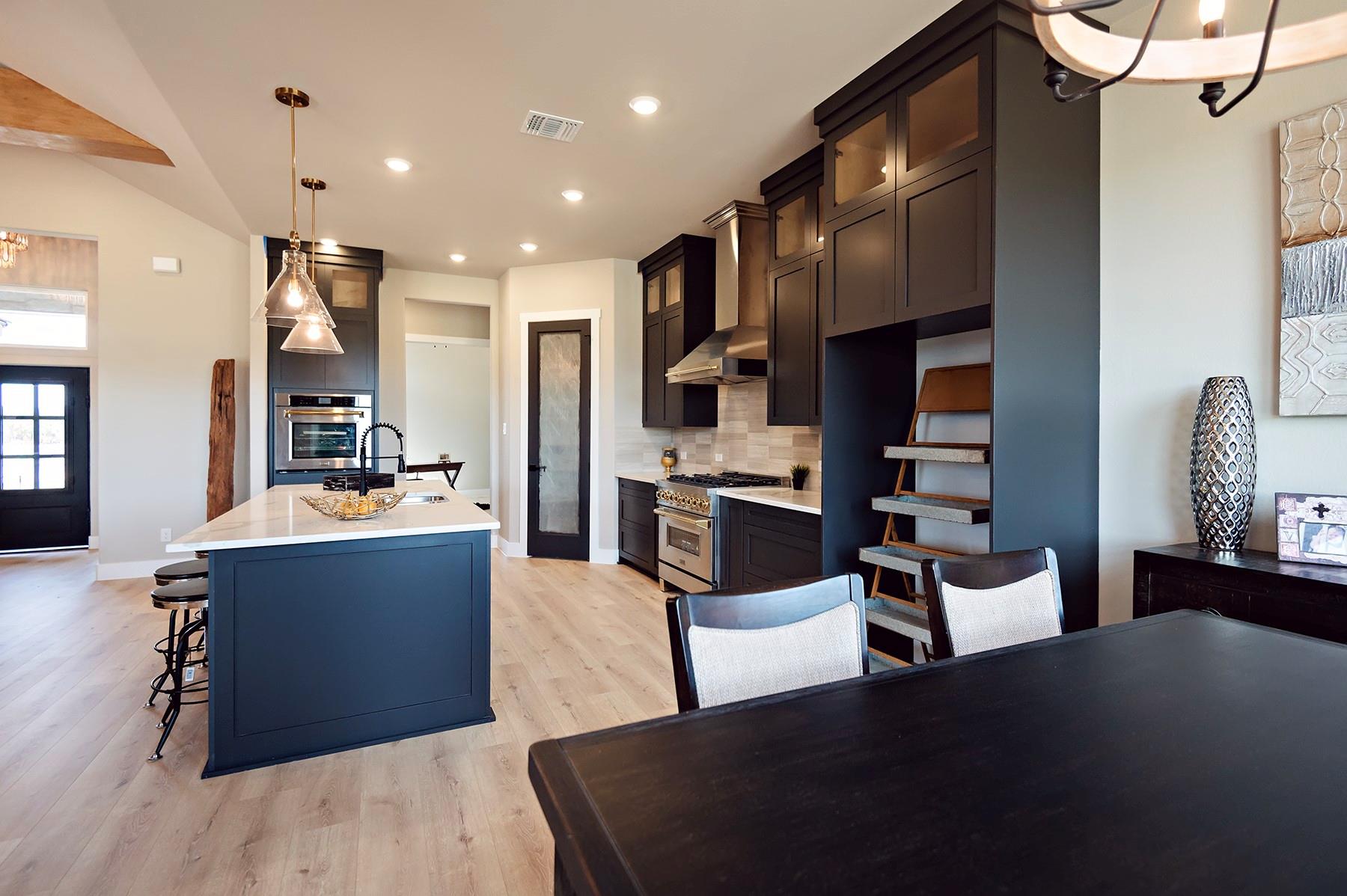 212 Saddle Springs Dr Property Photo 13