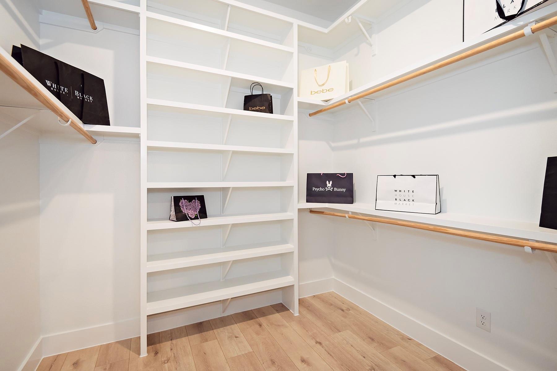 212 Saddle Springs Dr Property Photo 24