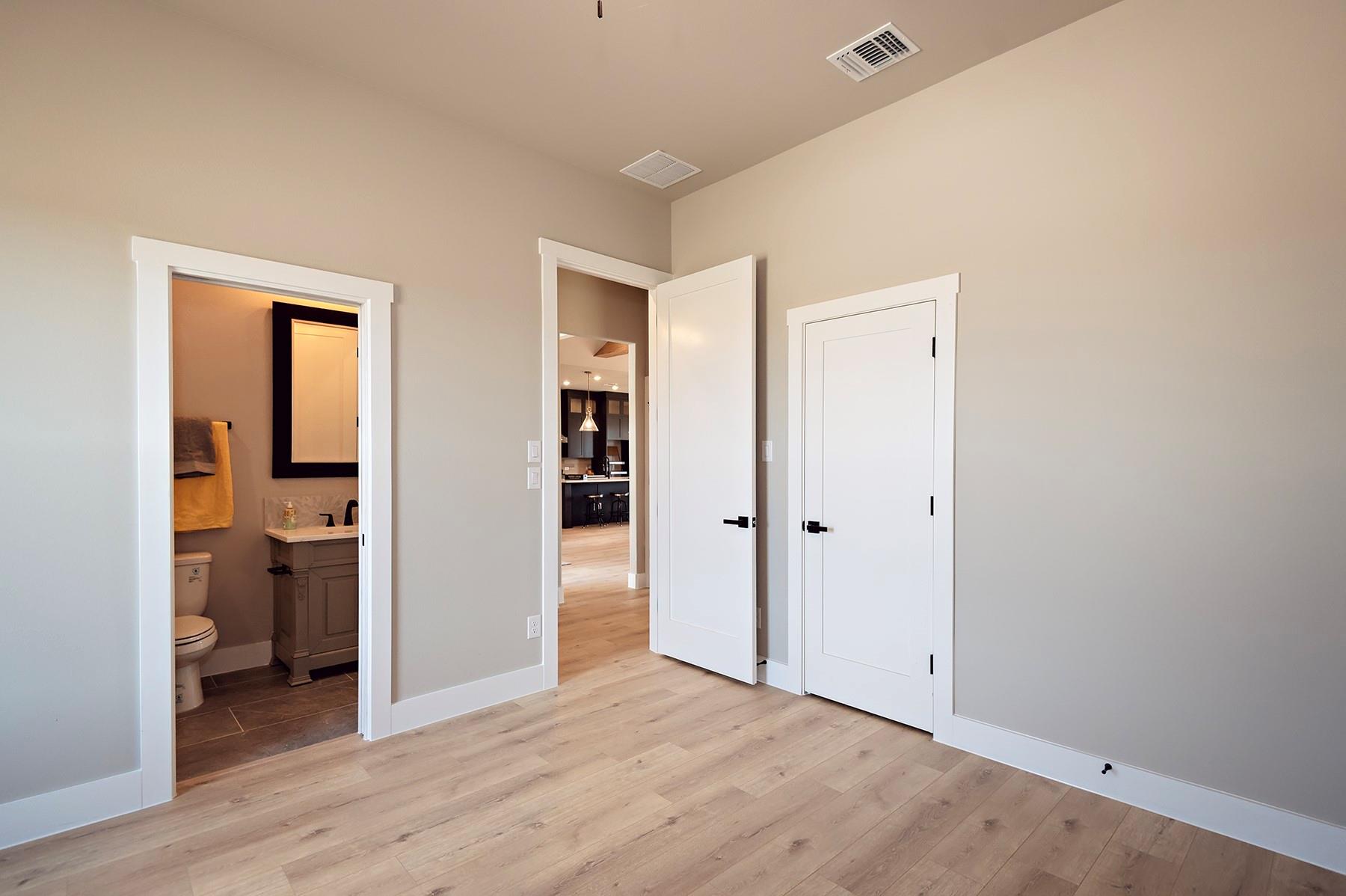 212 Saddle Springs Dr Property Photo 27