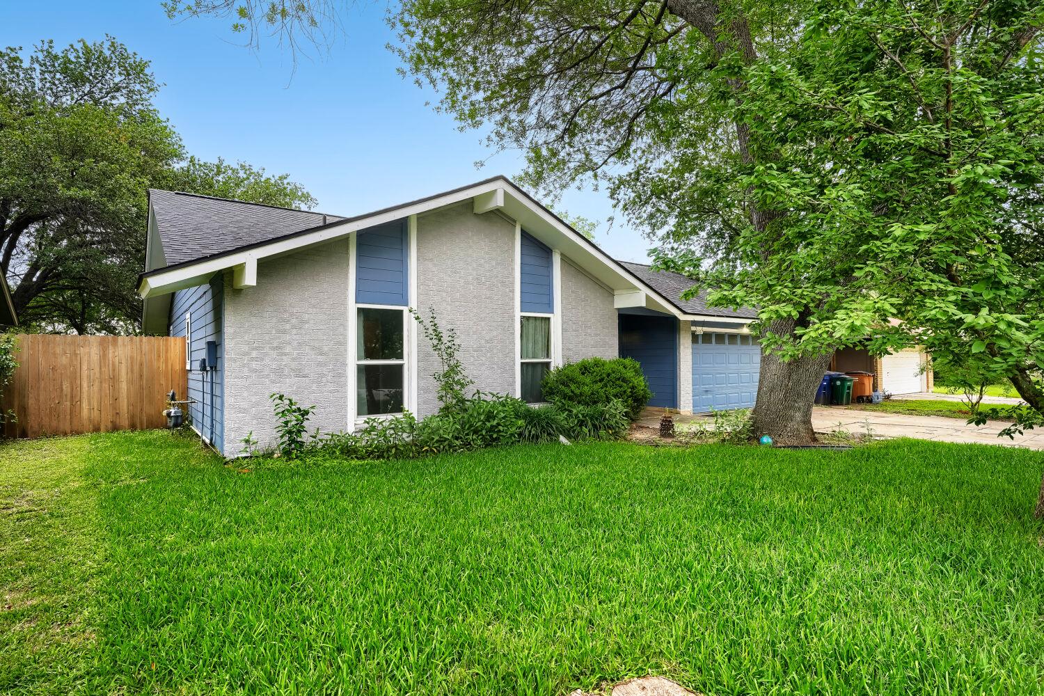 5107 Suburban Dr Property Photo 1
