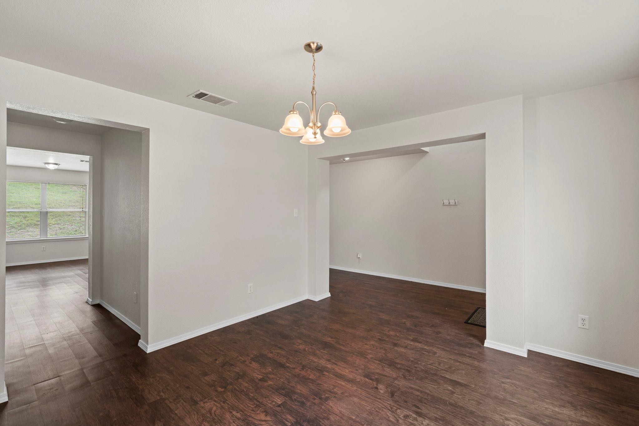 208 Dandelion Loop Property Photo 11