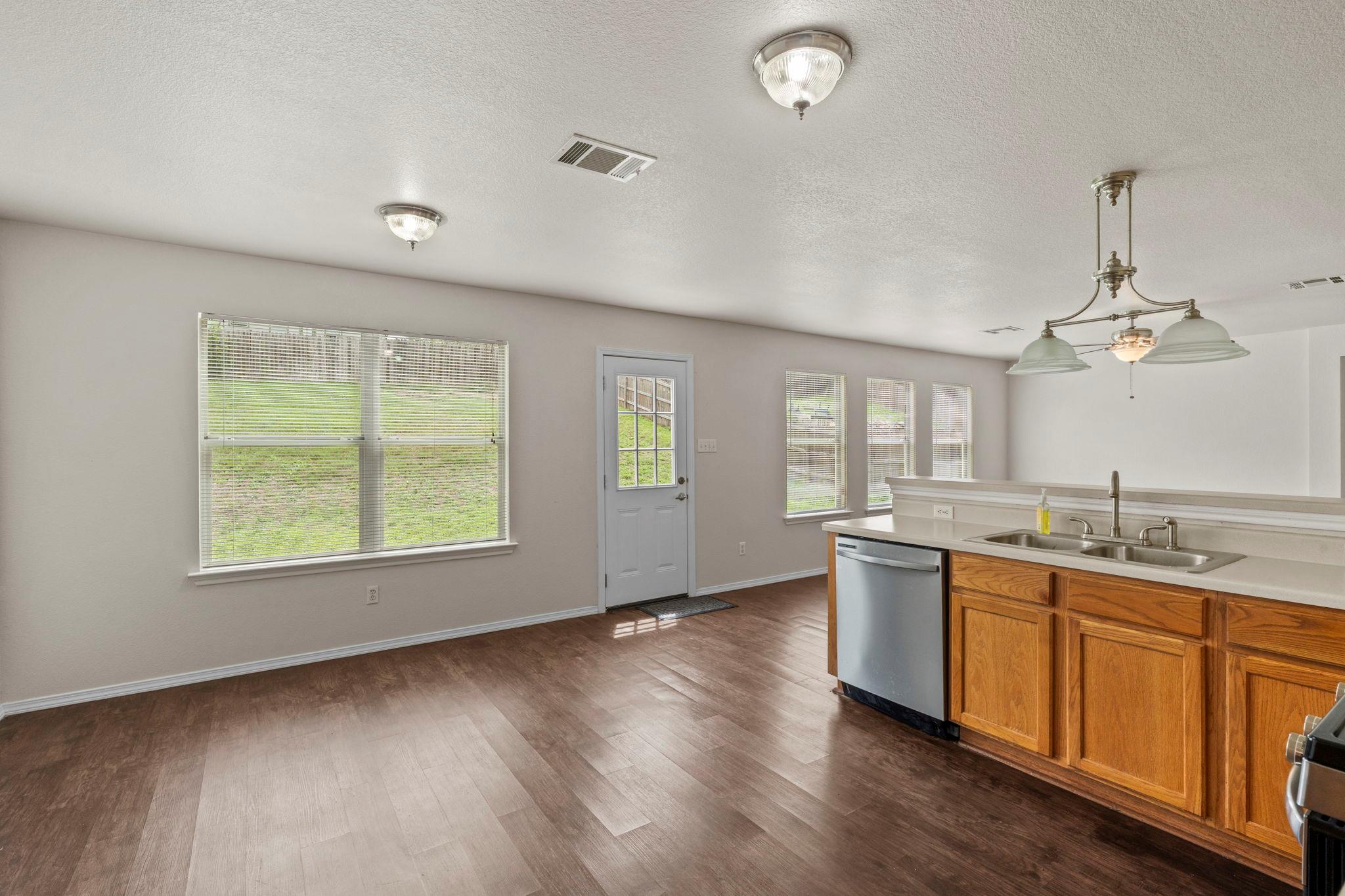 208 Dandelion Loop Property Photo 14