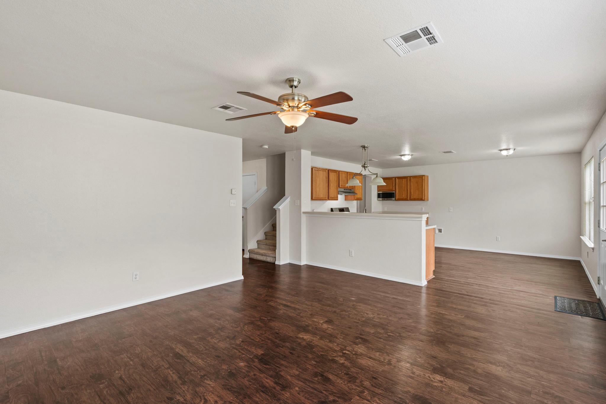 208 Dandelion Loop Property Photo 16